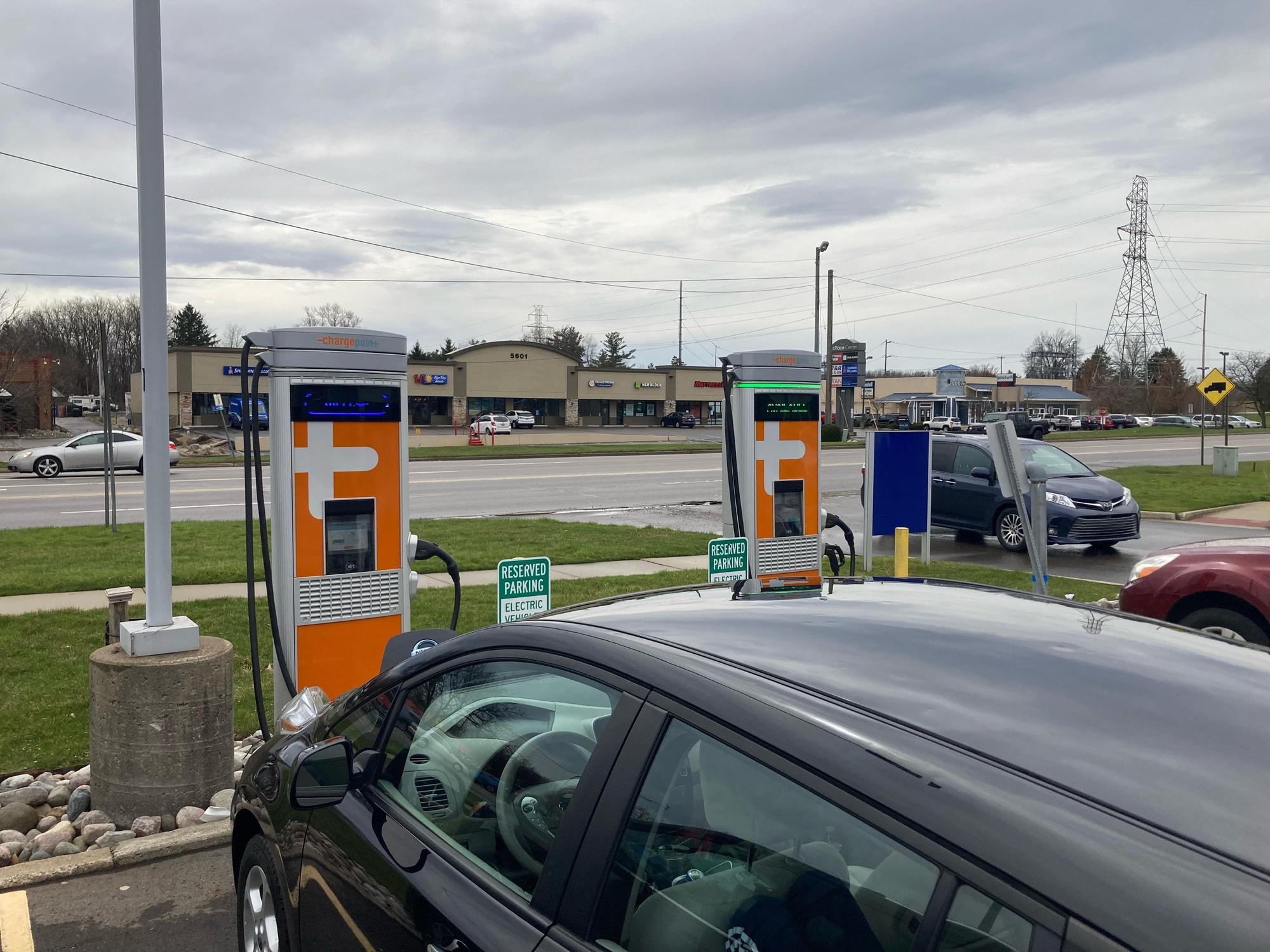 Maple Hill Auto Group Kalamazoo, MI EV Station