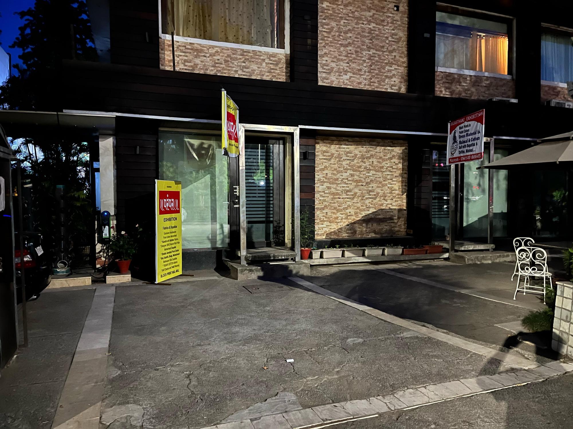 Aroma hotel ev charger chandigarh ch ev station