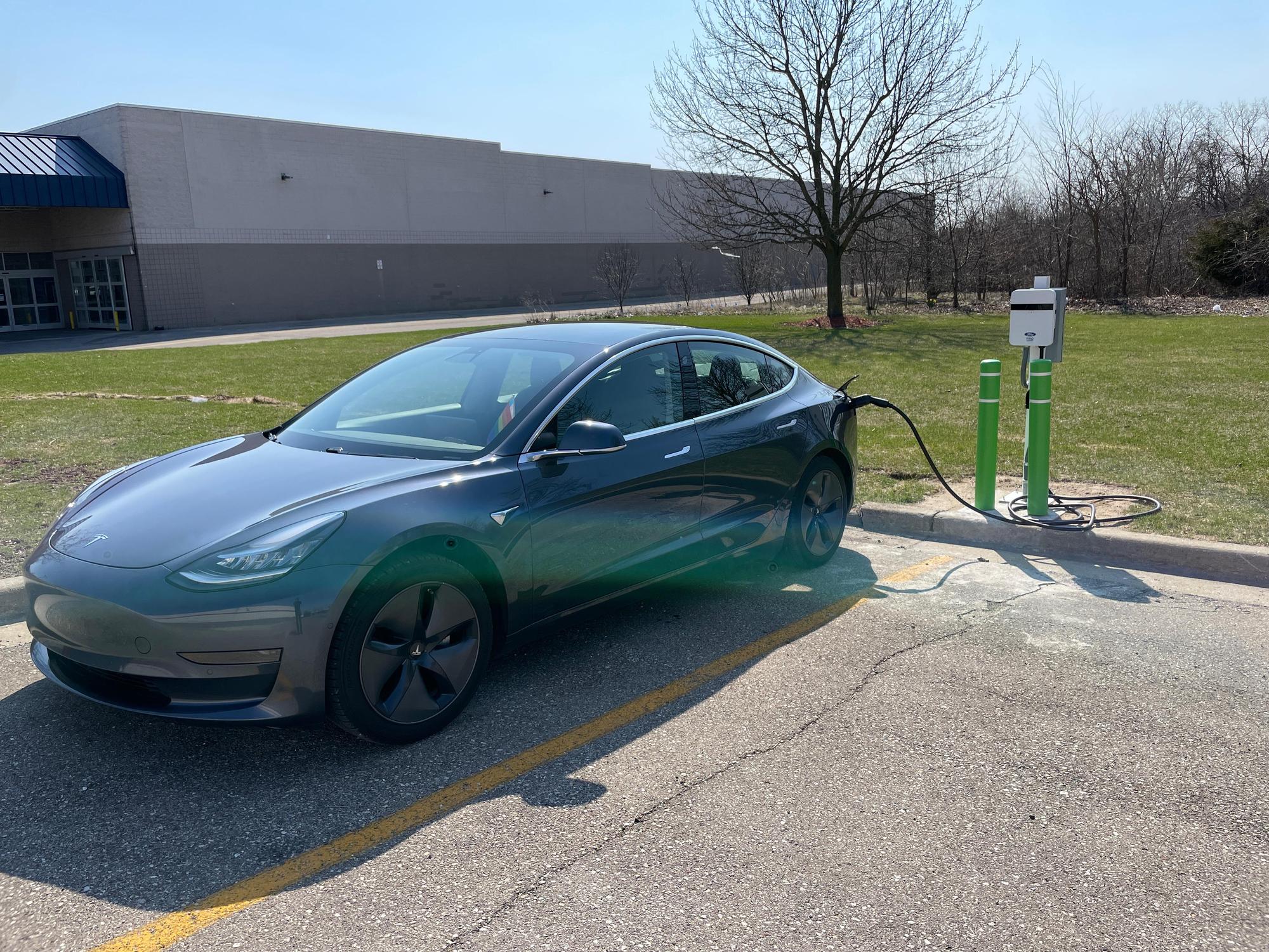 Gordon Food Service Ypsilanti, MI EV Station