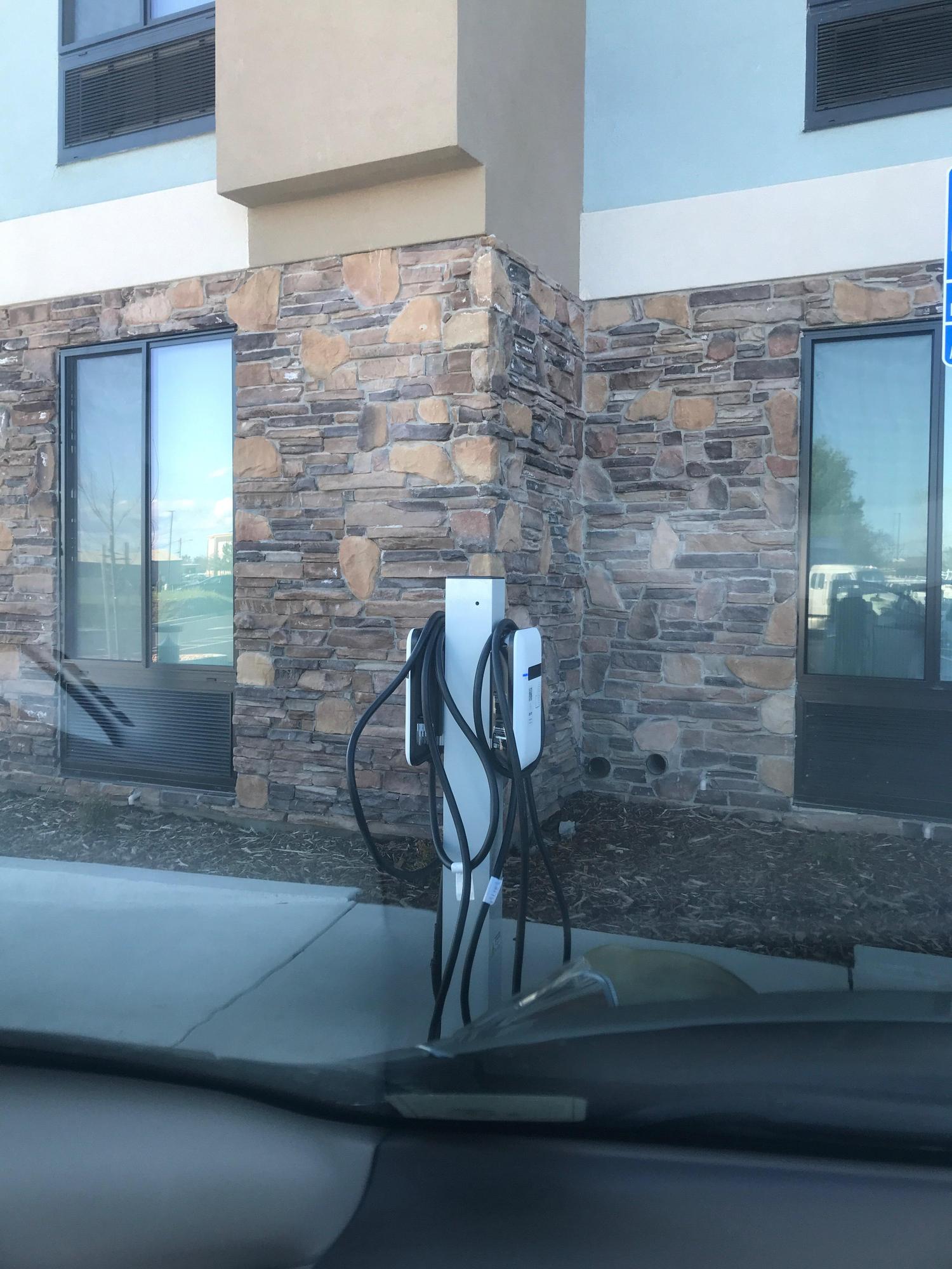 Home2 Suites Redding Redding, CA EV Station