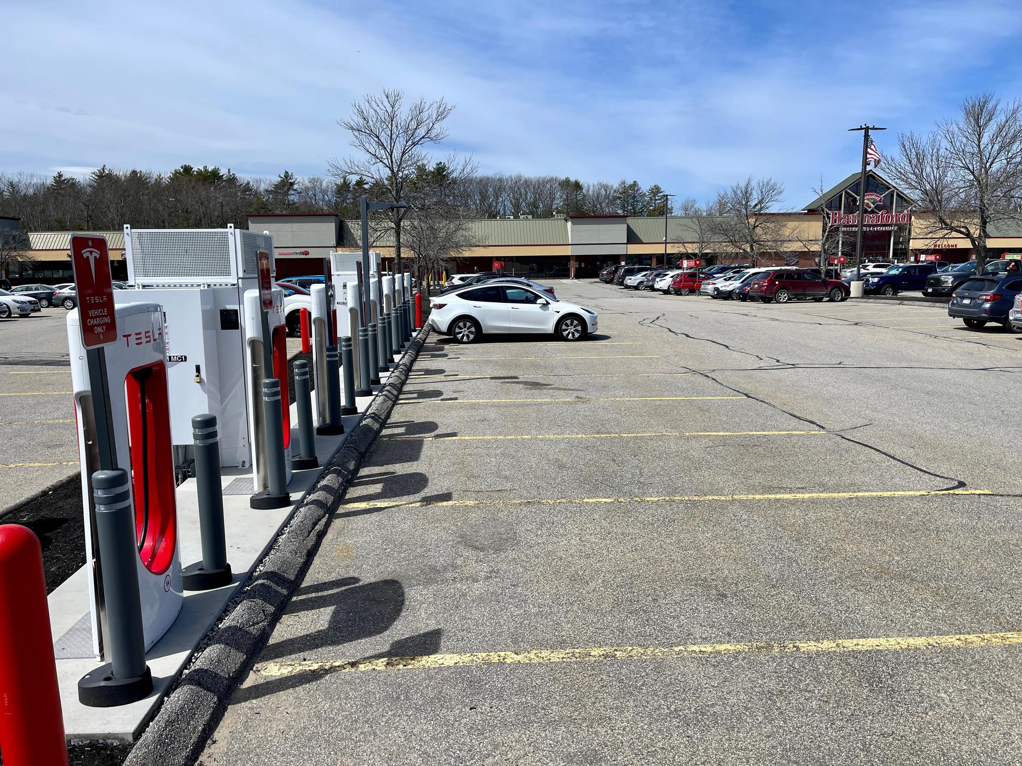 Hannaford Saco, ME EV Station