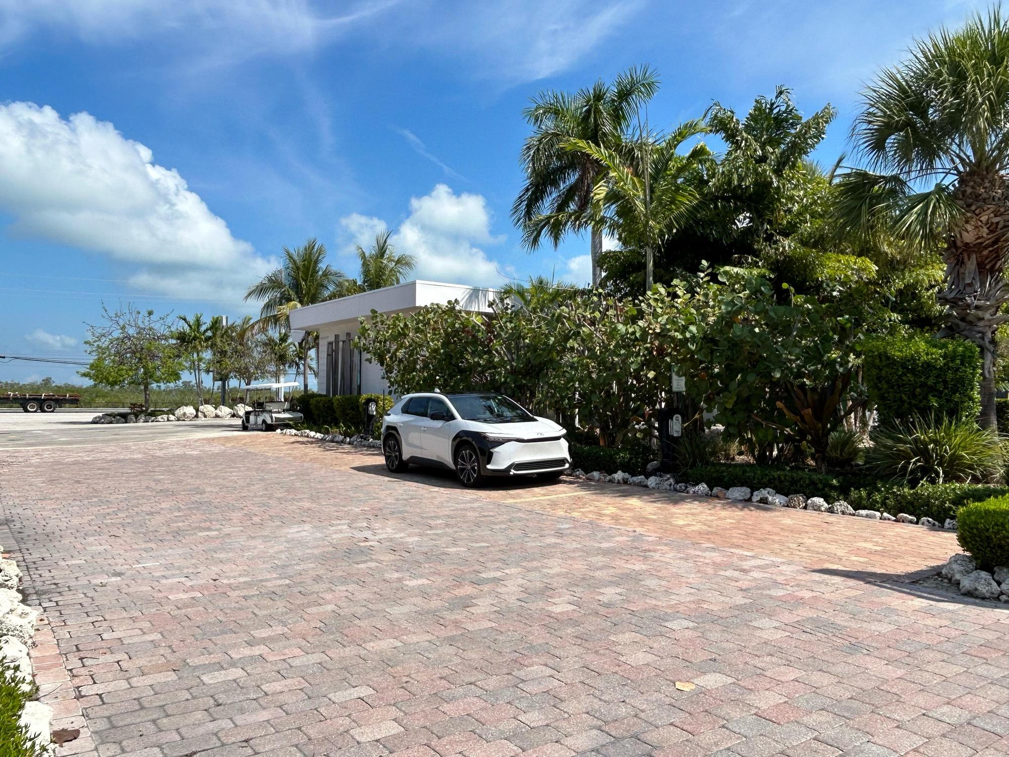 Postcard Inn / Ciao Hound Resturant Islamorada, FL EV Station