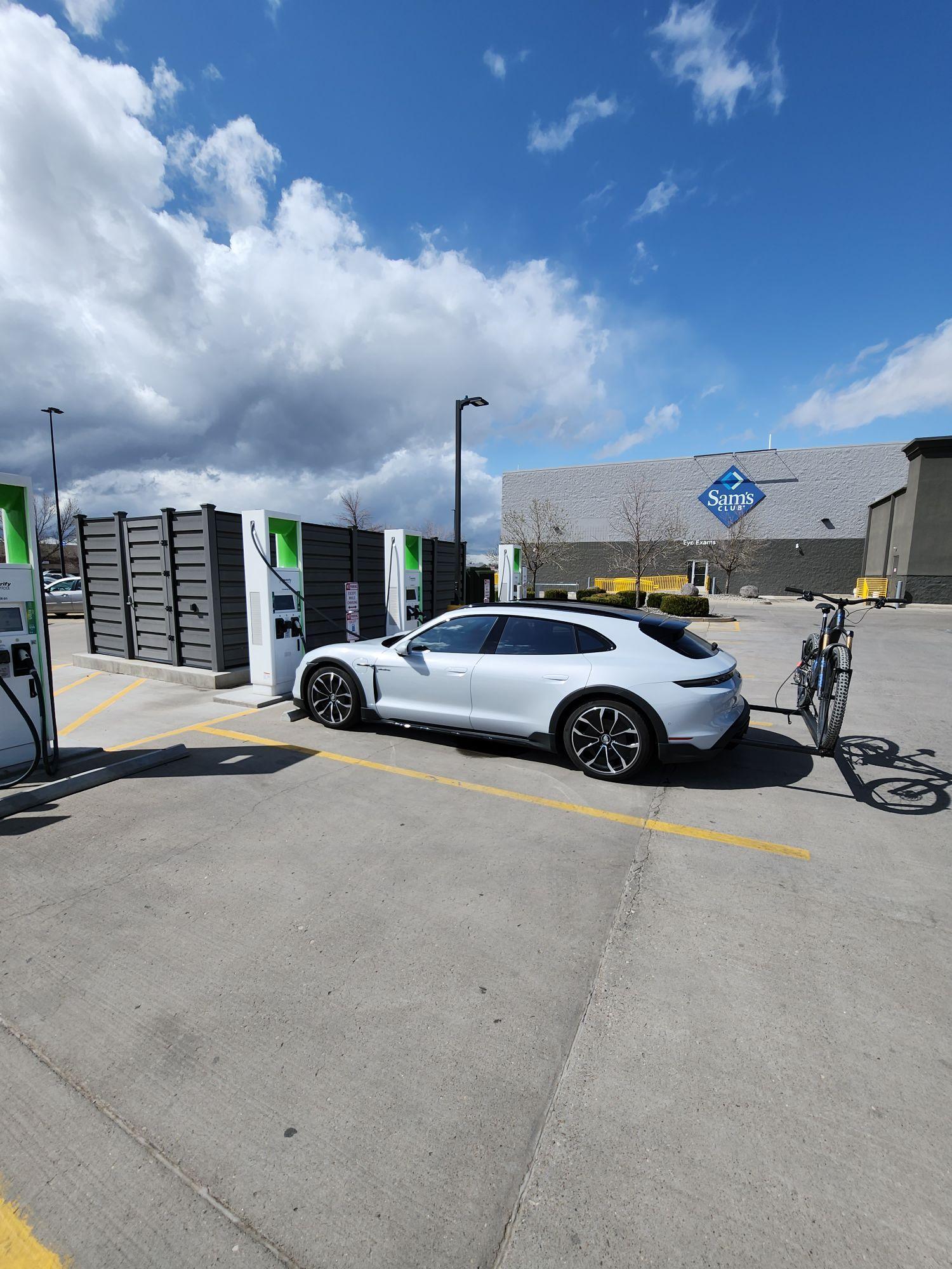Sam's Club Grand Junction Grand Junction, CO EV Station