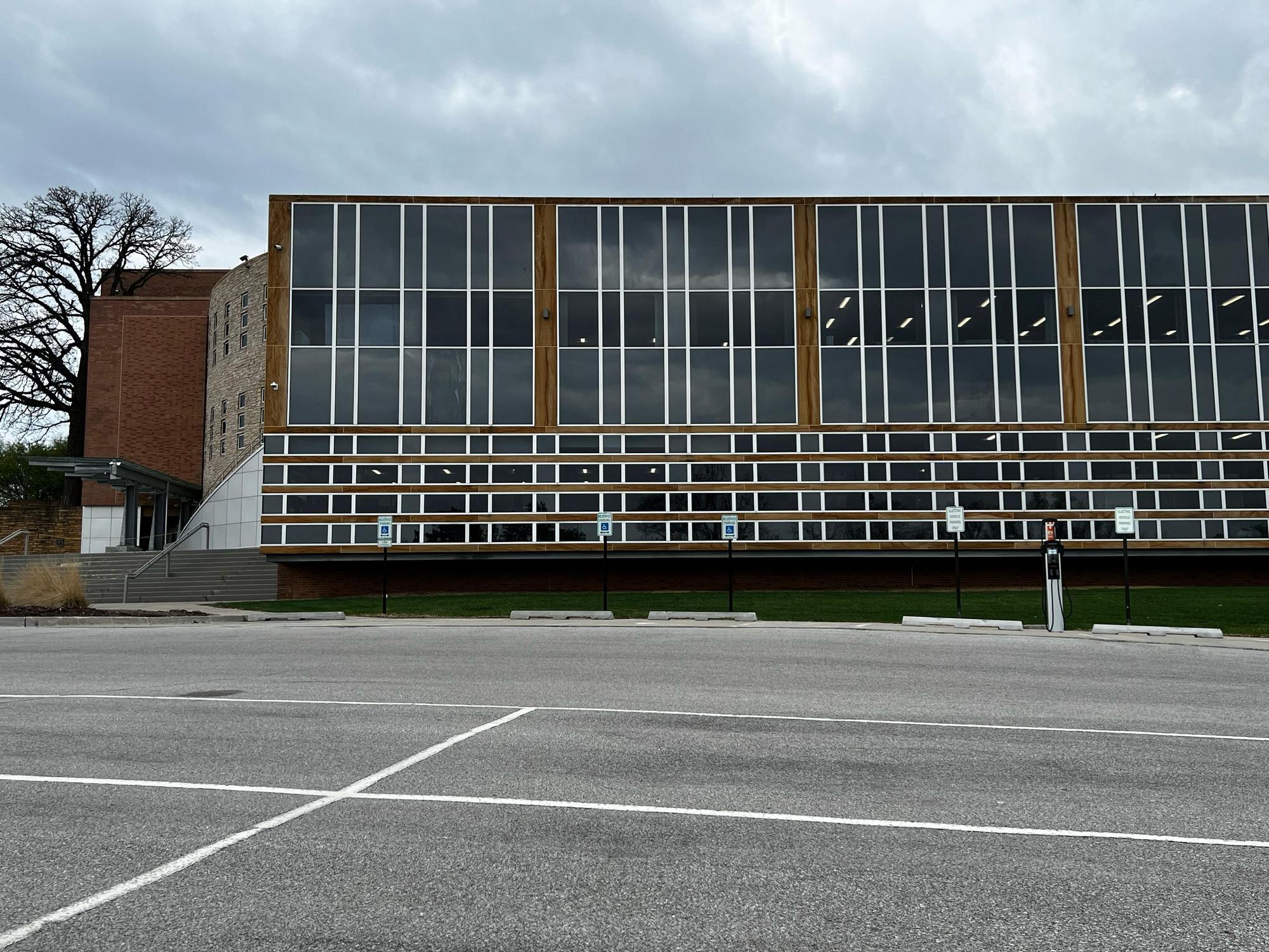 Iowa Finance Authority Des Moines, IA EV Station