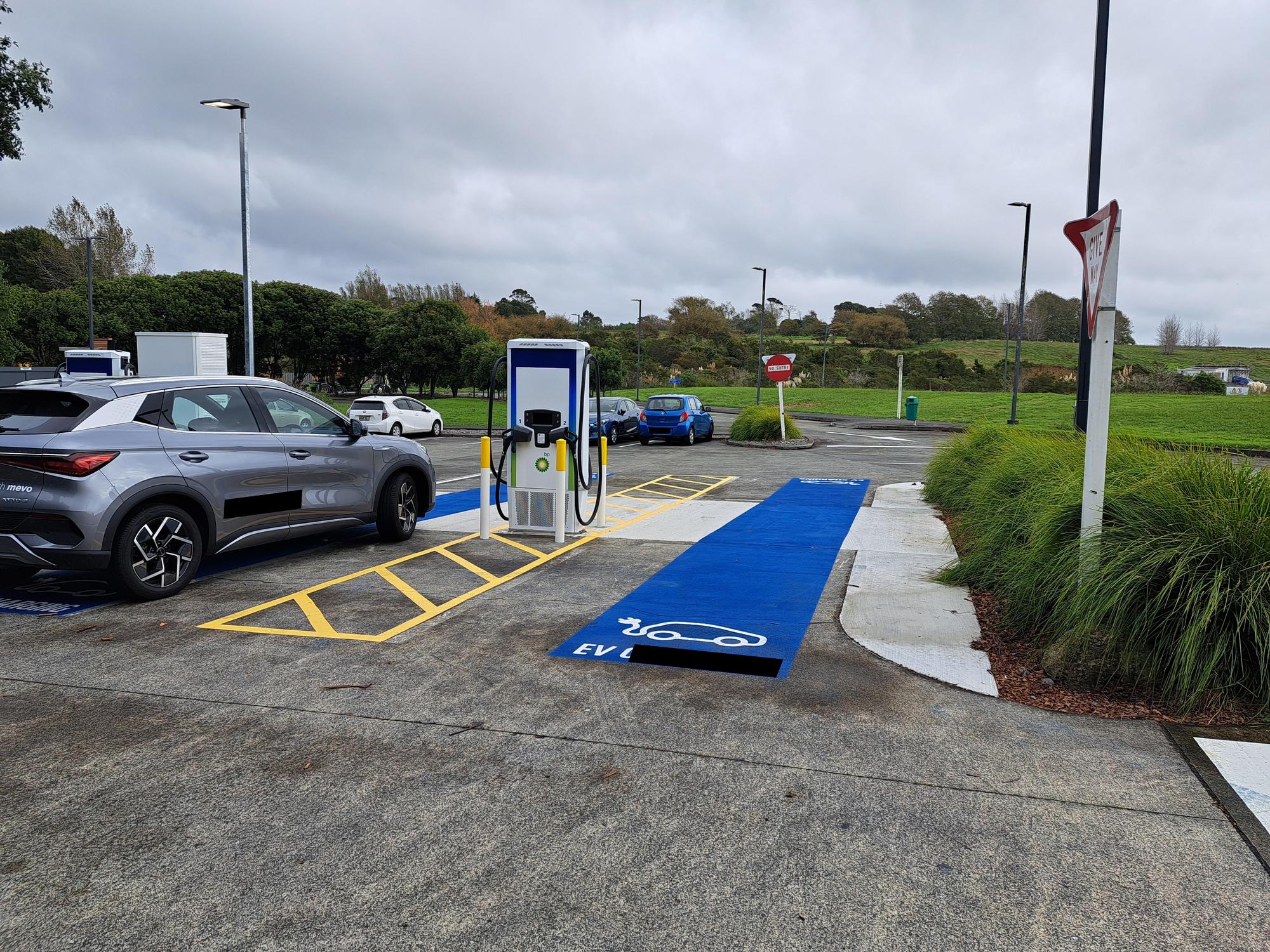 BP Dairy Flat Dairy Flat, Auckland EV Station