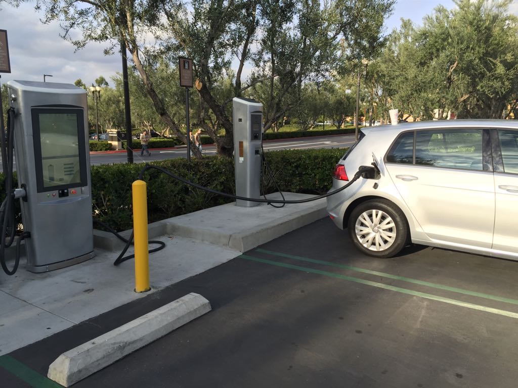 Woodbury Town Center Chipotle Irvine, CA EV Station