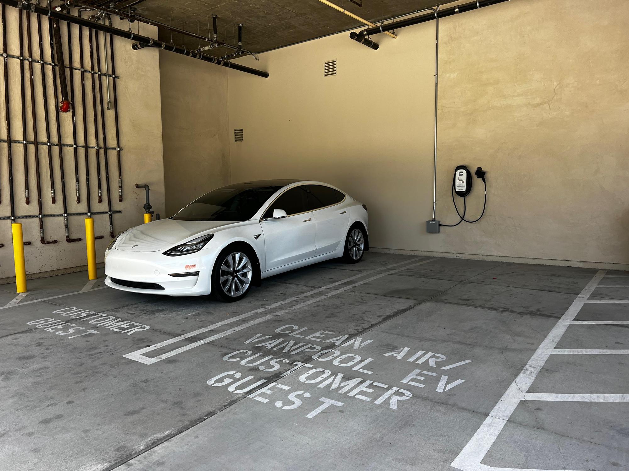 La Collina Condo Rolling Hills Estates, CA EV Station