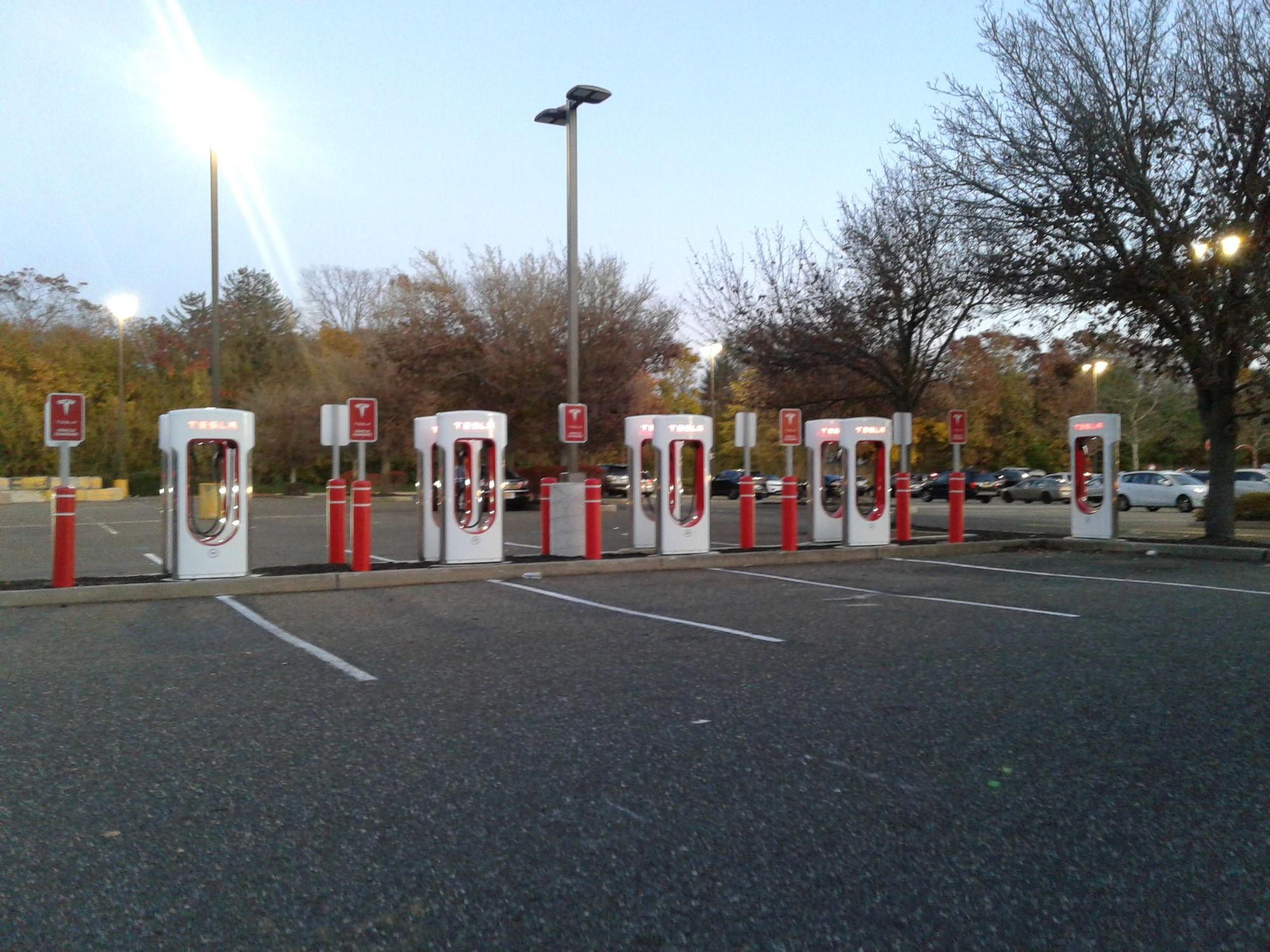 Gardiner Manor Mall Target (1) West Bay Shore, NY EV Station