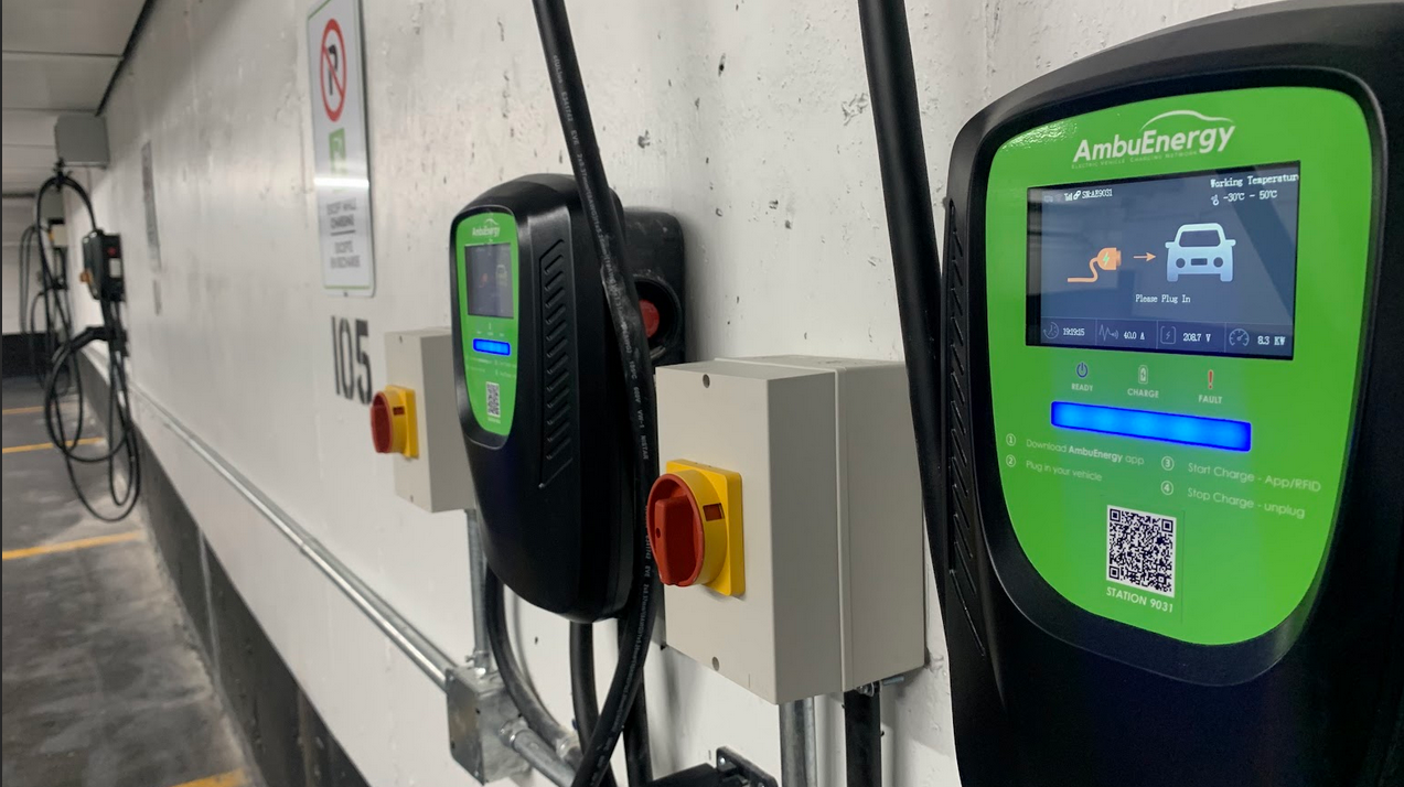 DoubleTree By Hilton Hotel Toronto Downtown Toronto ON EV Station doubletree-by-hilton-hotel-toronto-downtown-toronto-on-ev-station