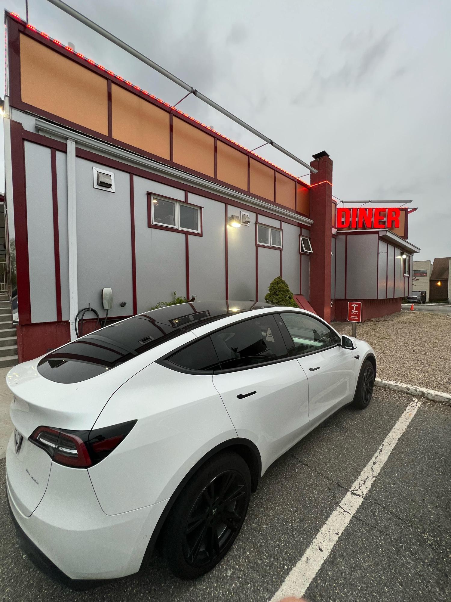 Mill Plain Diner Danbury, CT EV Station