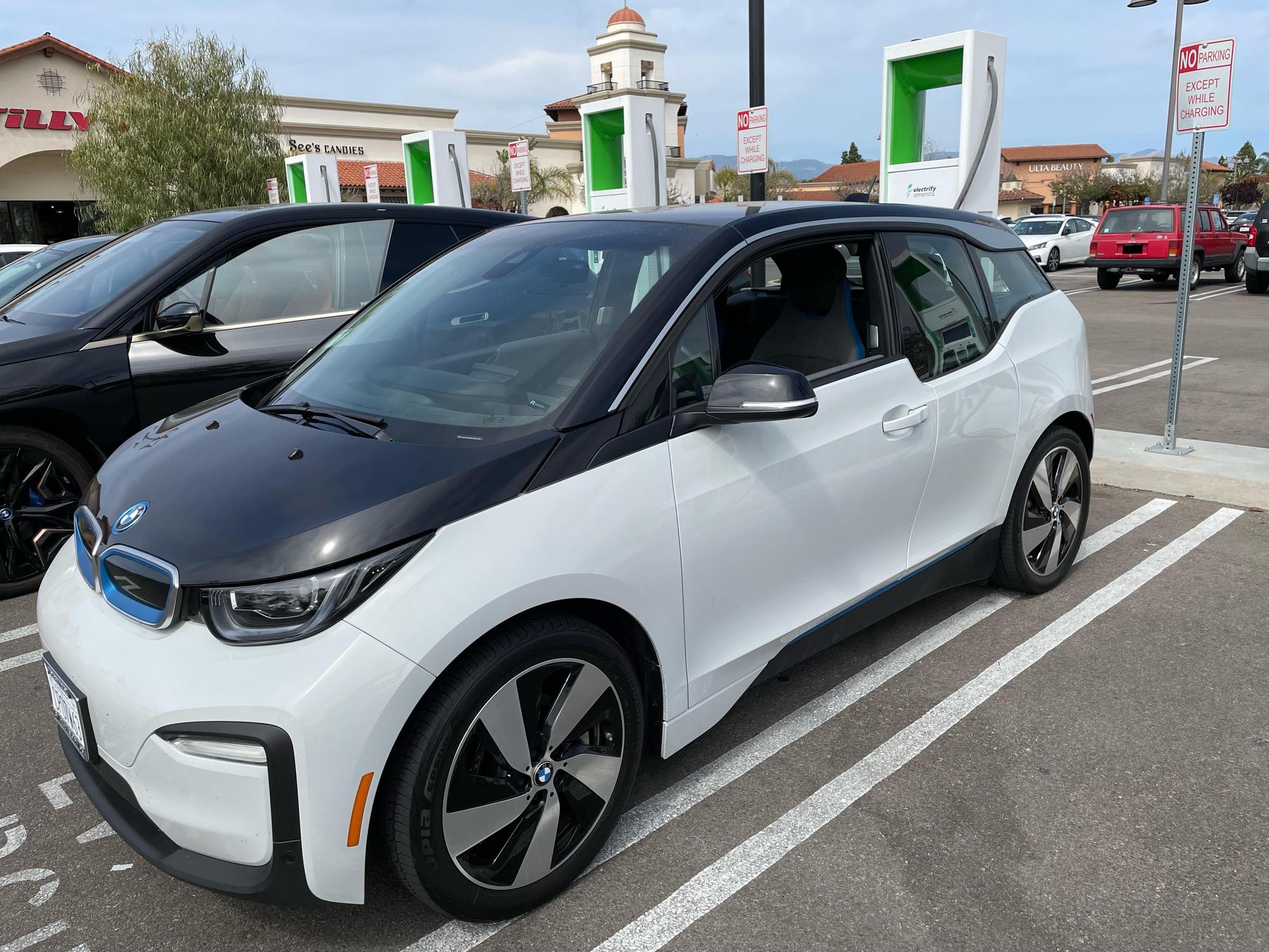 Camino Real Marketplace Vans (2) Goleta, CA EV Station
