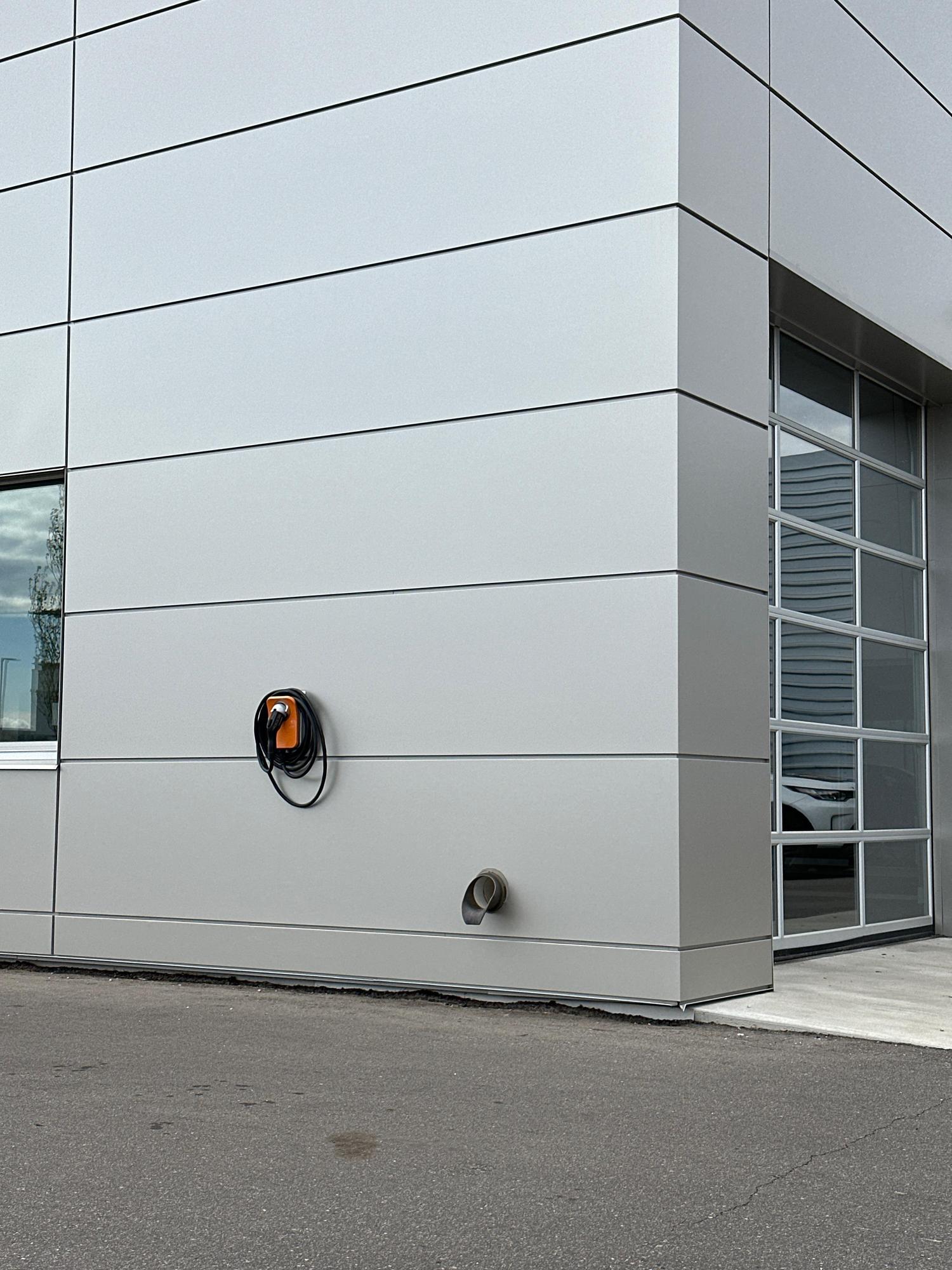 Land Rover Troy Troy, MI EV Station