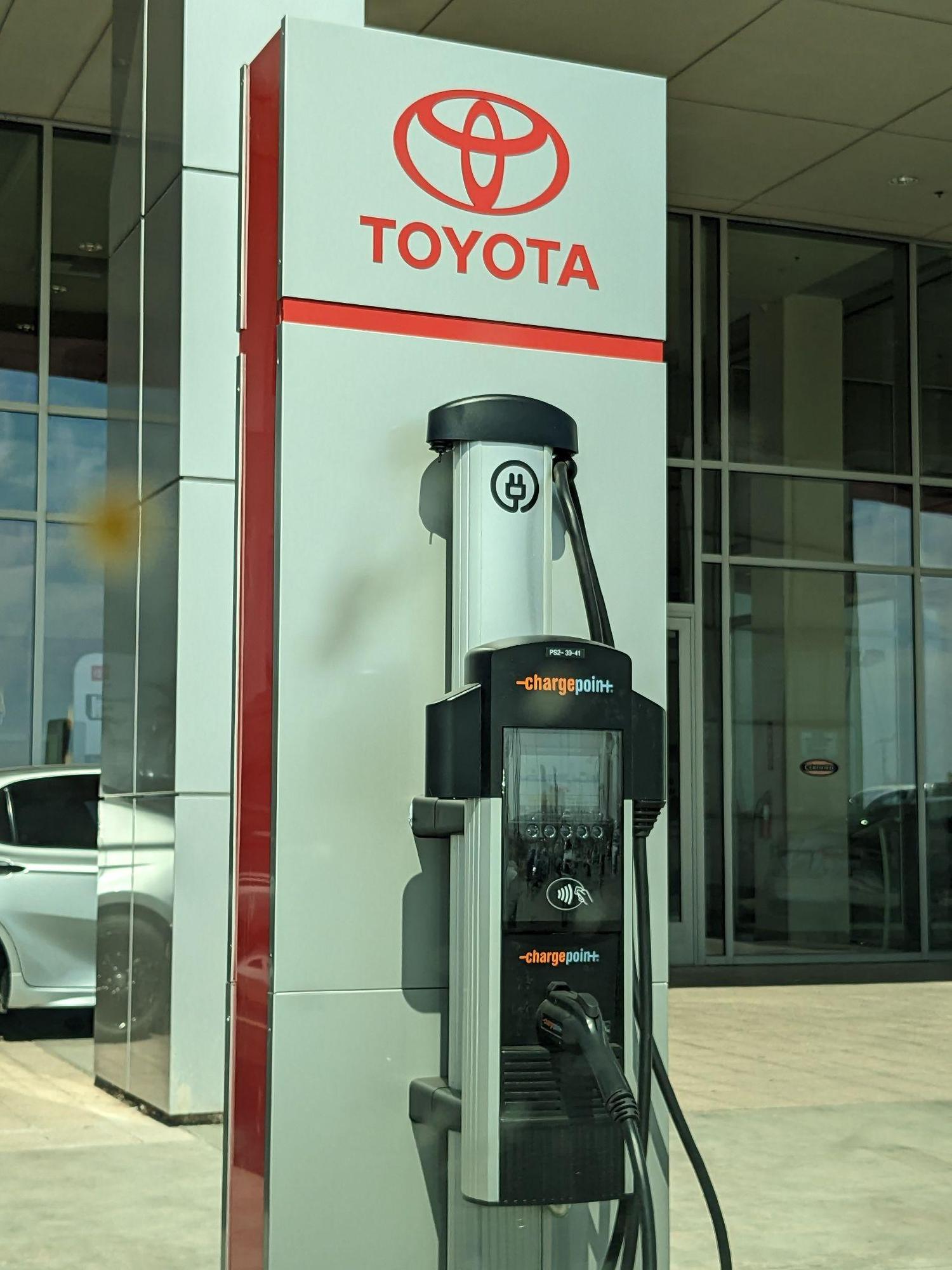 United Imperial Toyota Imperial, CA EV Station