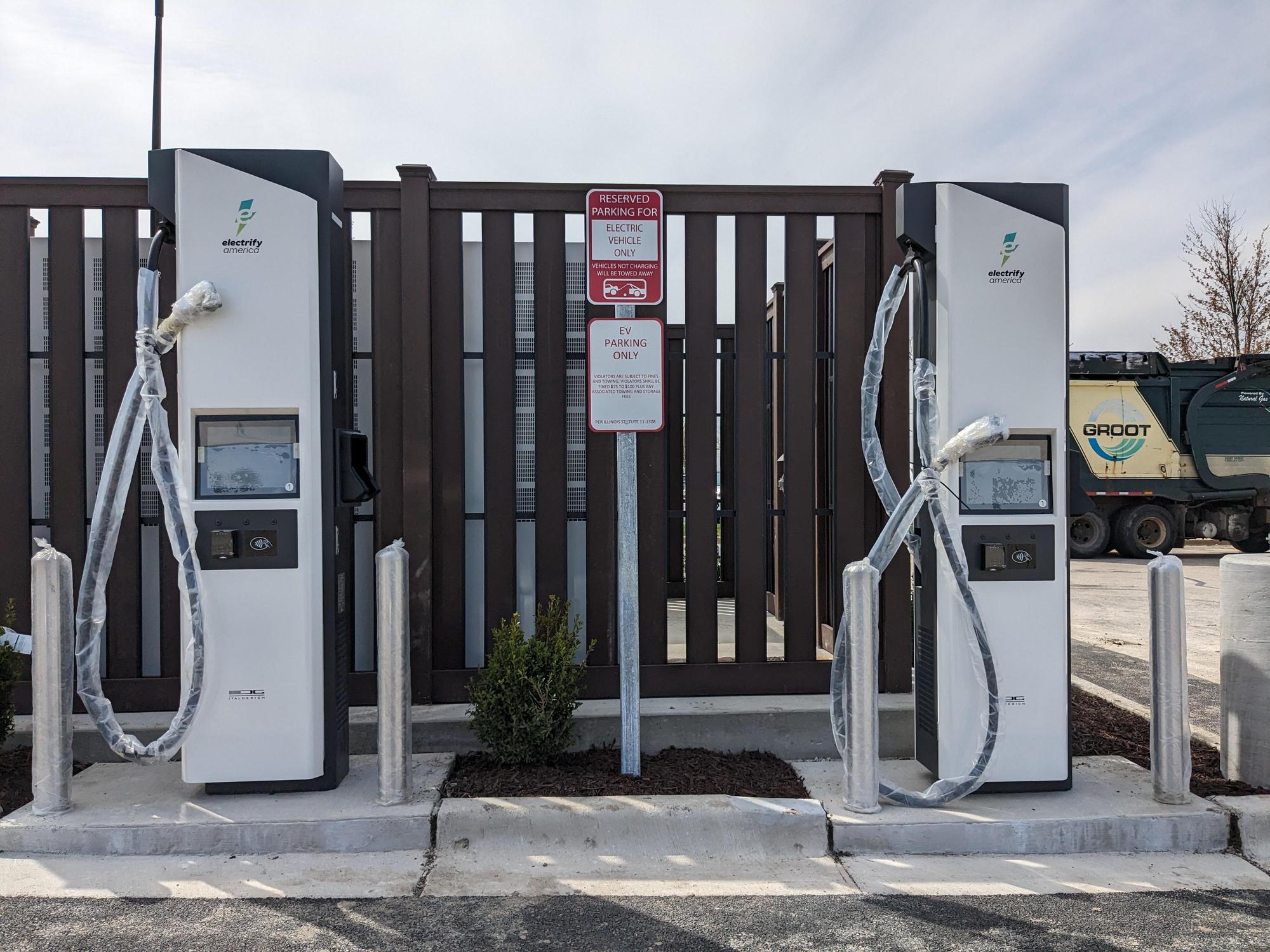Meijer (2) Algonquin, IL EV Station