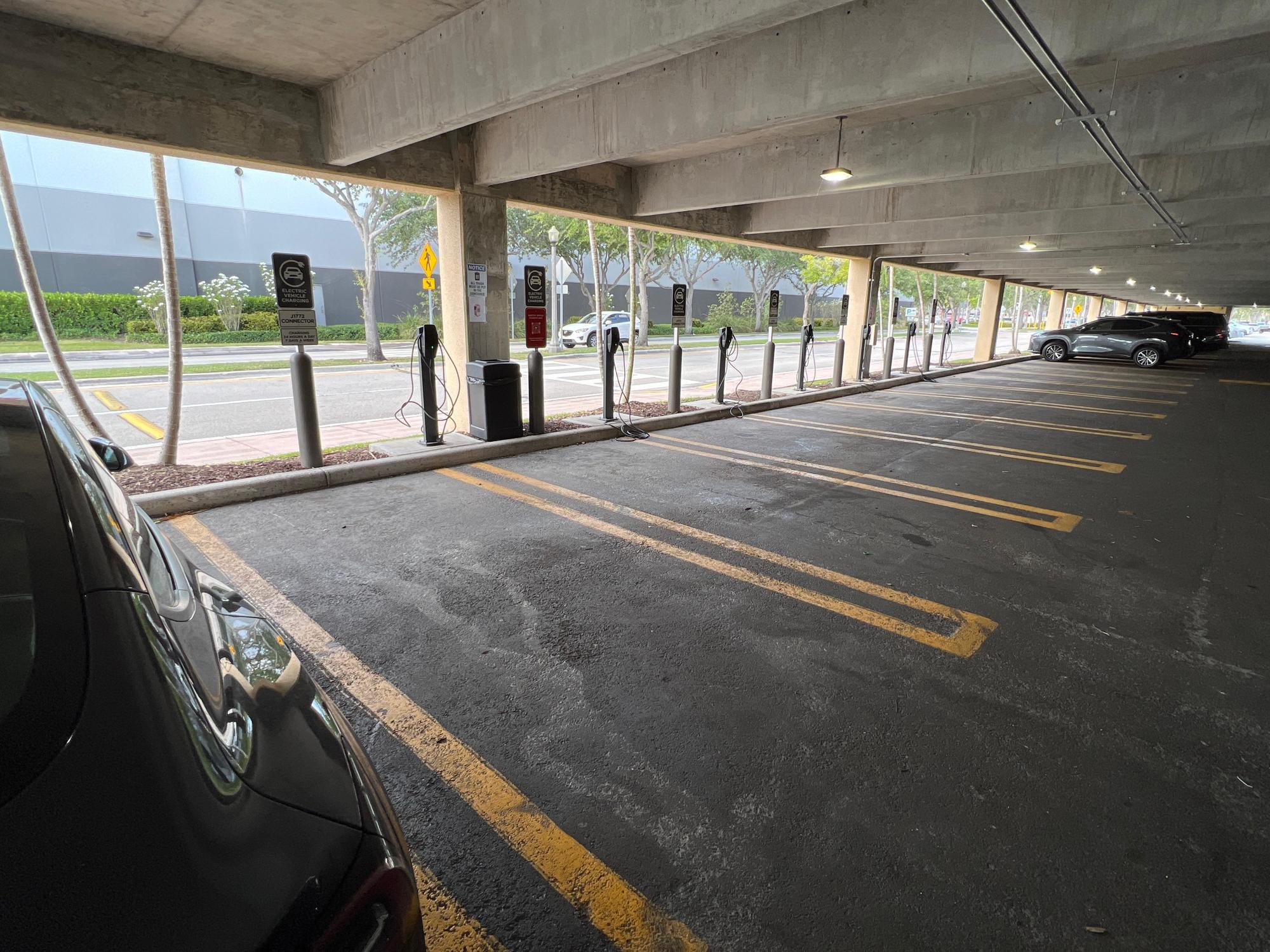 Kendall Plaza 124 Shopping Center (2) Miami, FL EV Station