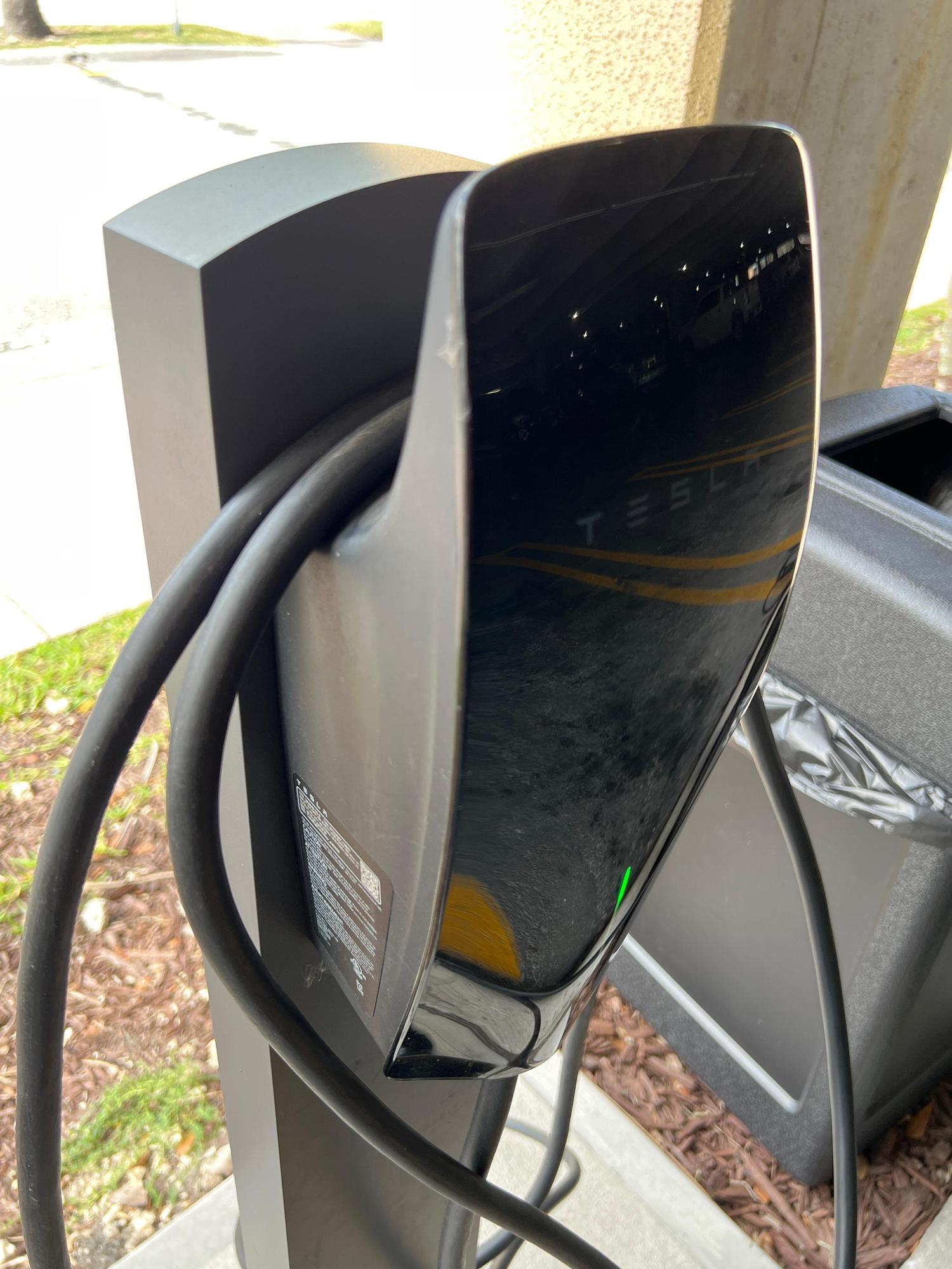 Kendall Plaza 124 Shopping Center (2) Miami, FL EV Station