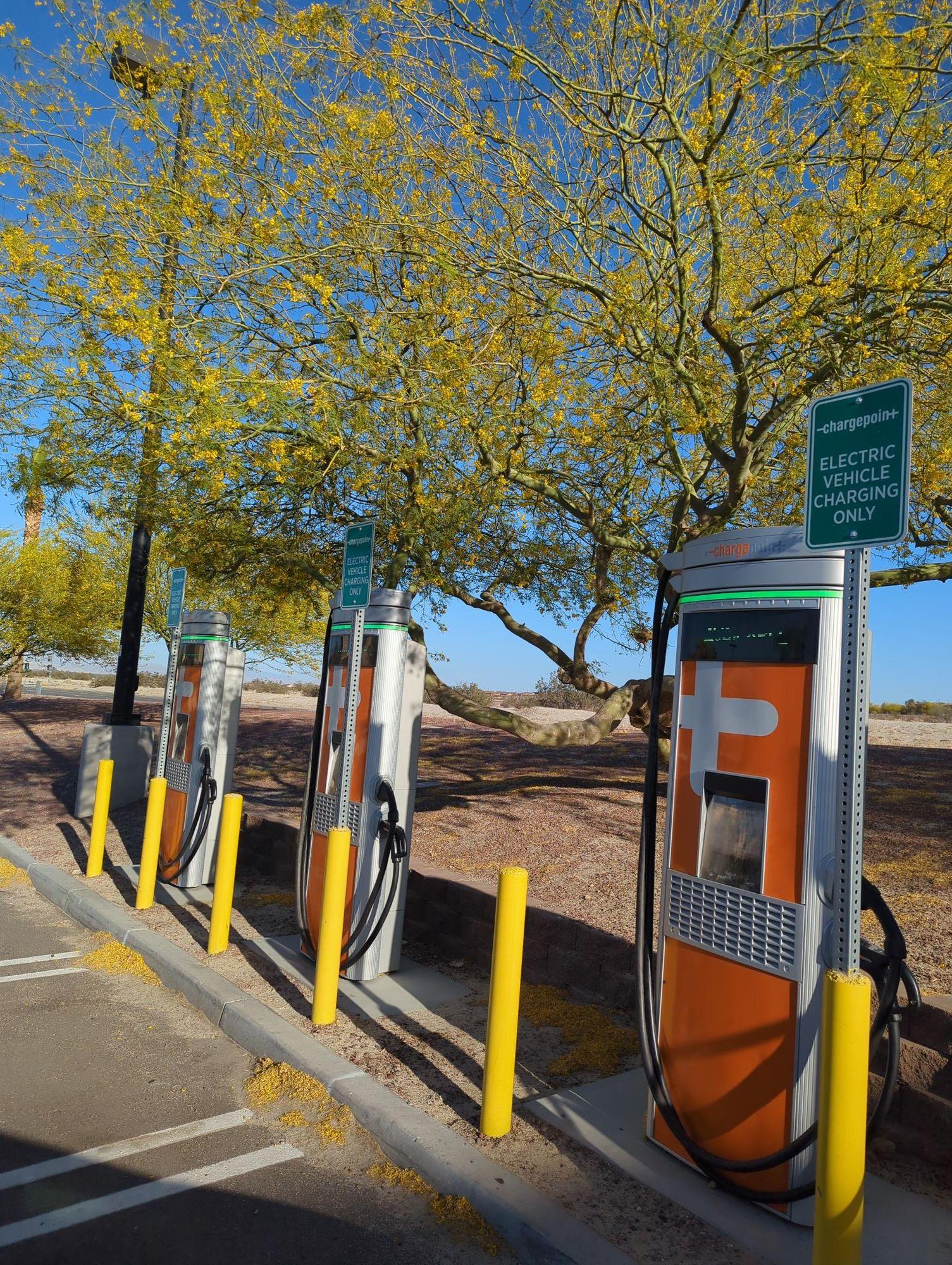 Palm Desert Kohl's Palm Desert, CA EV Station