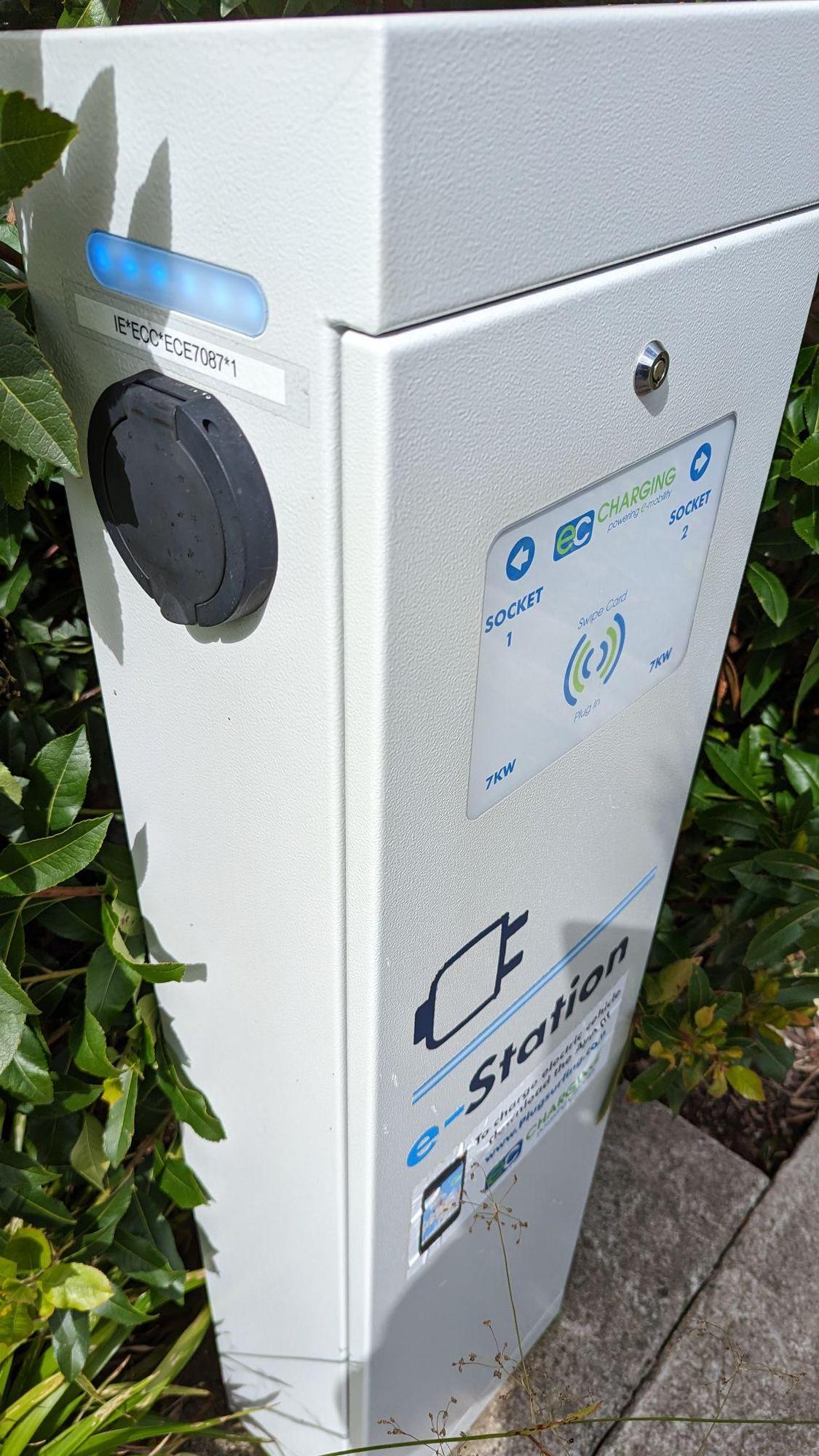 Parkside Parkside Glen, Dublin 13, Ireland EV Station