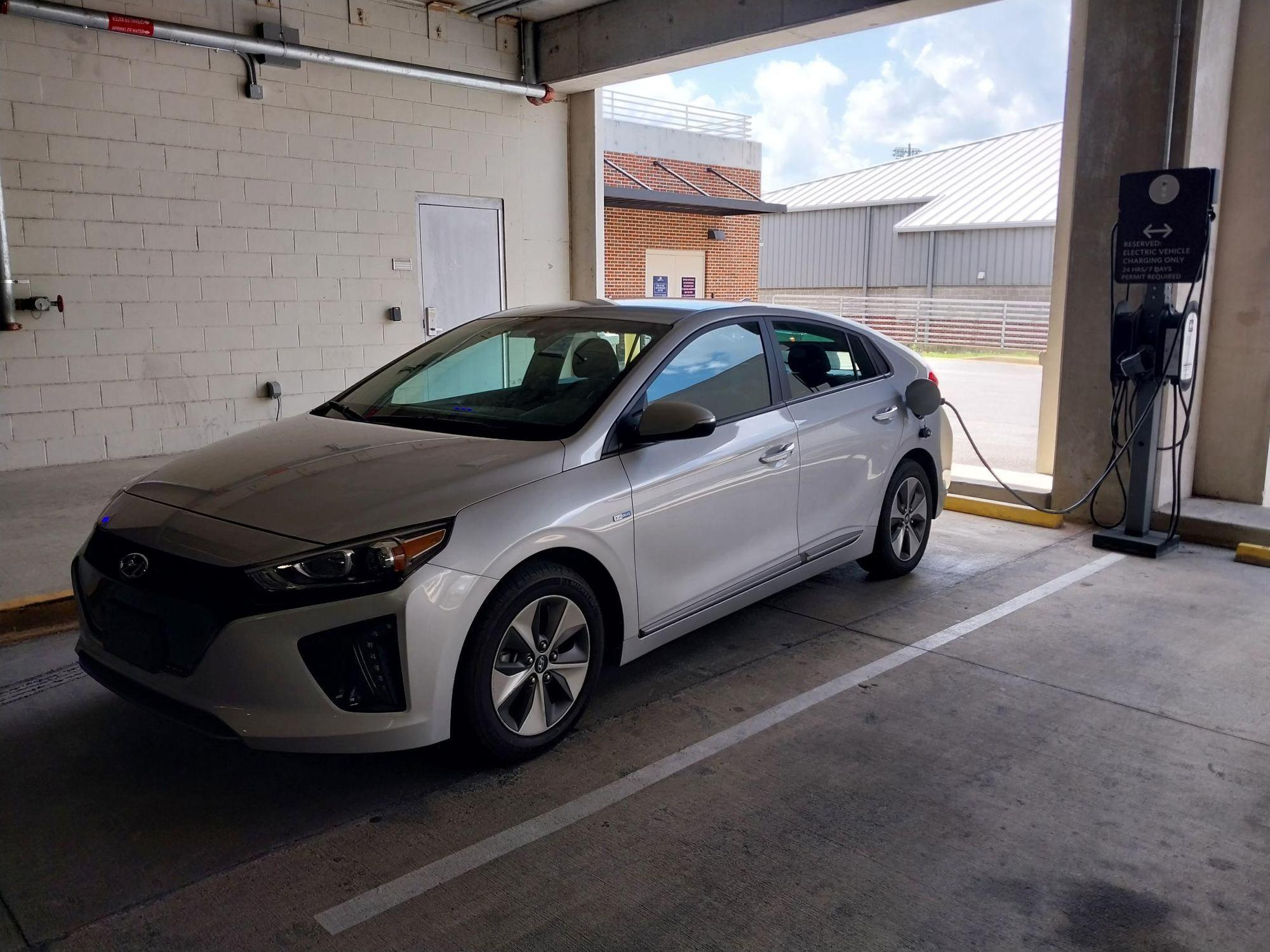 Auburn University South Donahue Parking Deck Auburn, AL EV Station