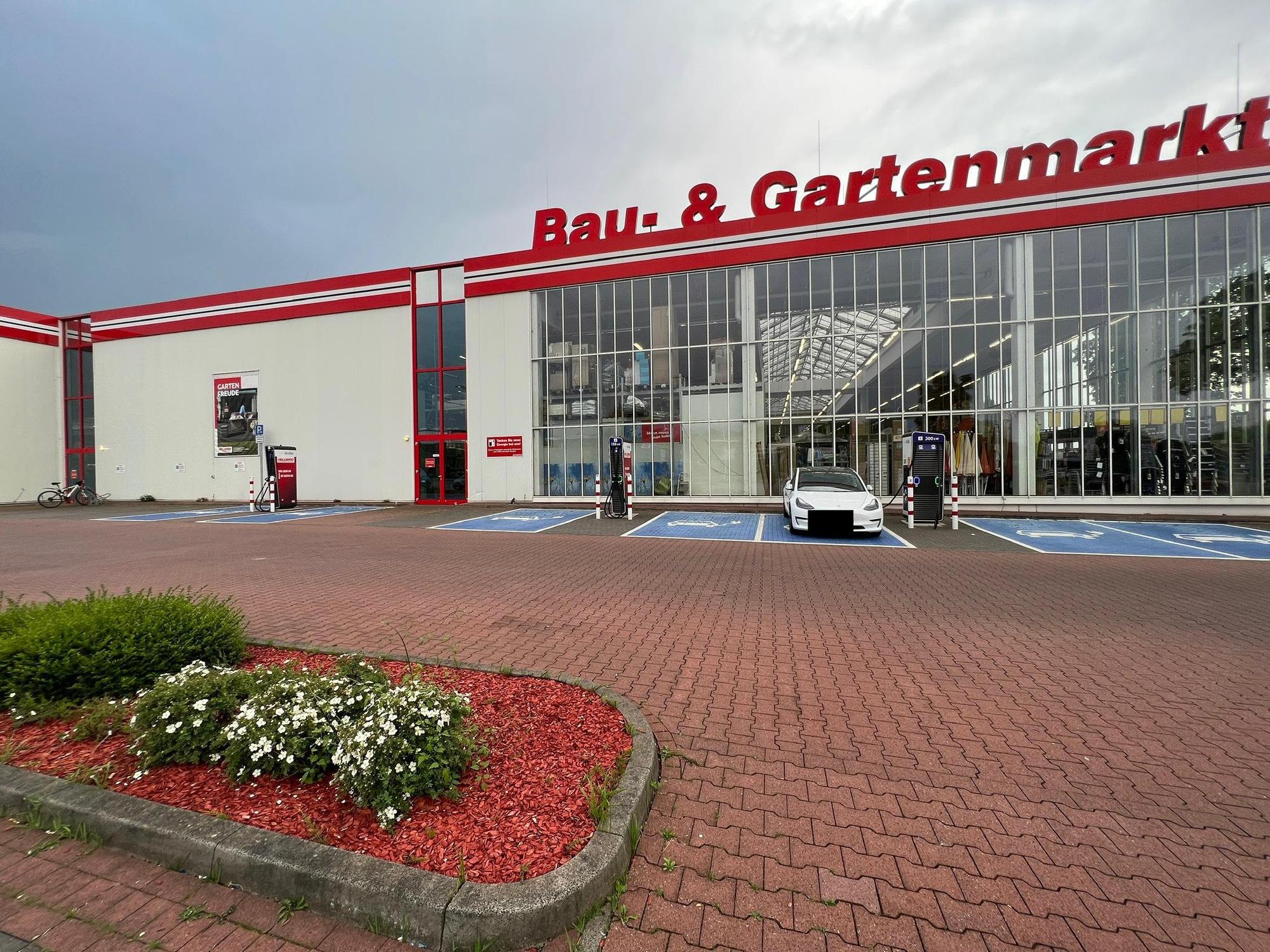 Hellweg Die ProfiBaumärkte EssenFrillendorf E, NRW EV Station