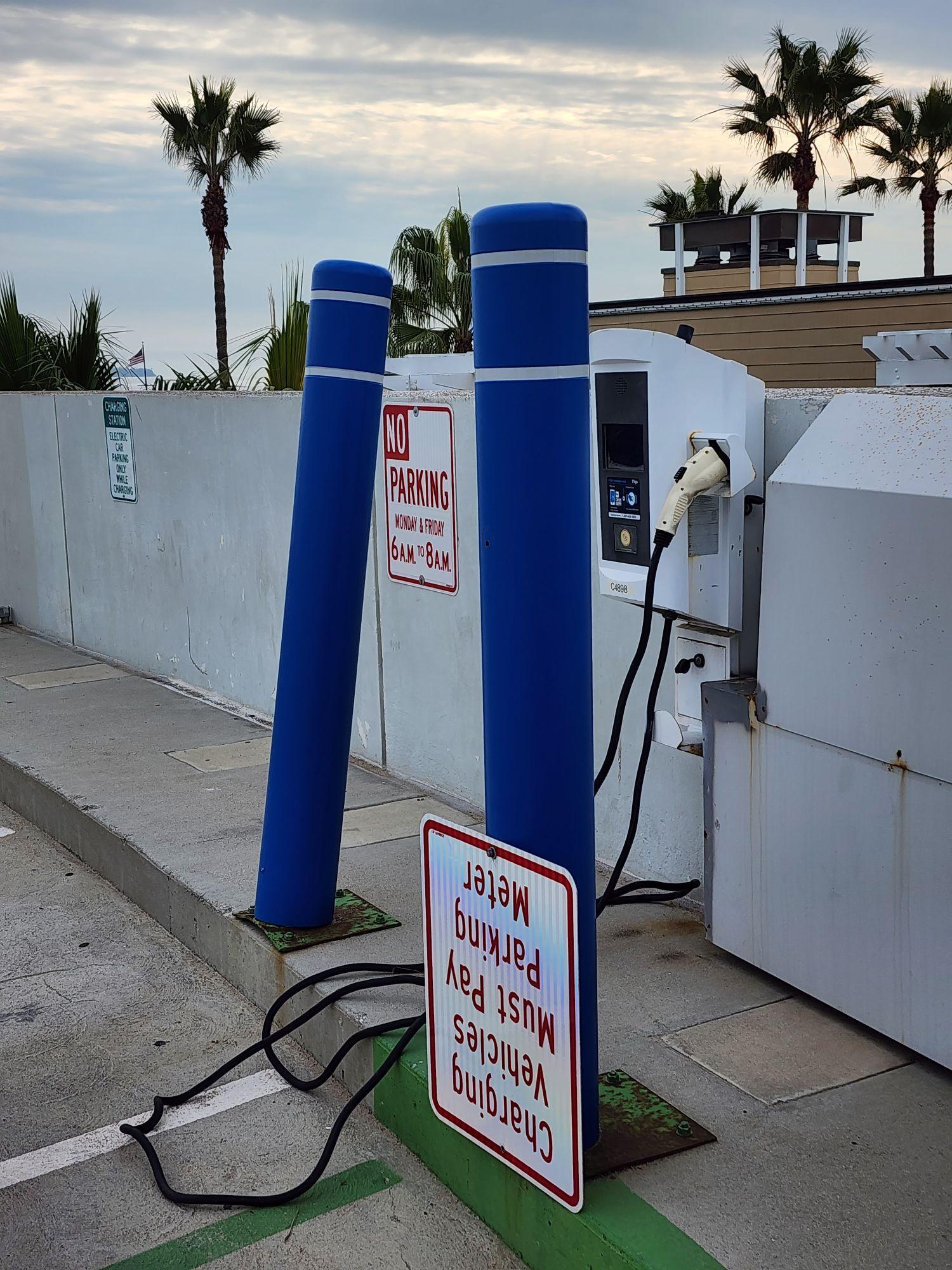 Hermosa Beach Parking Garage (1) Hermosa Beach, CA EV Station