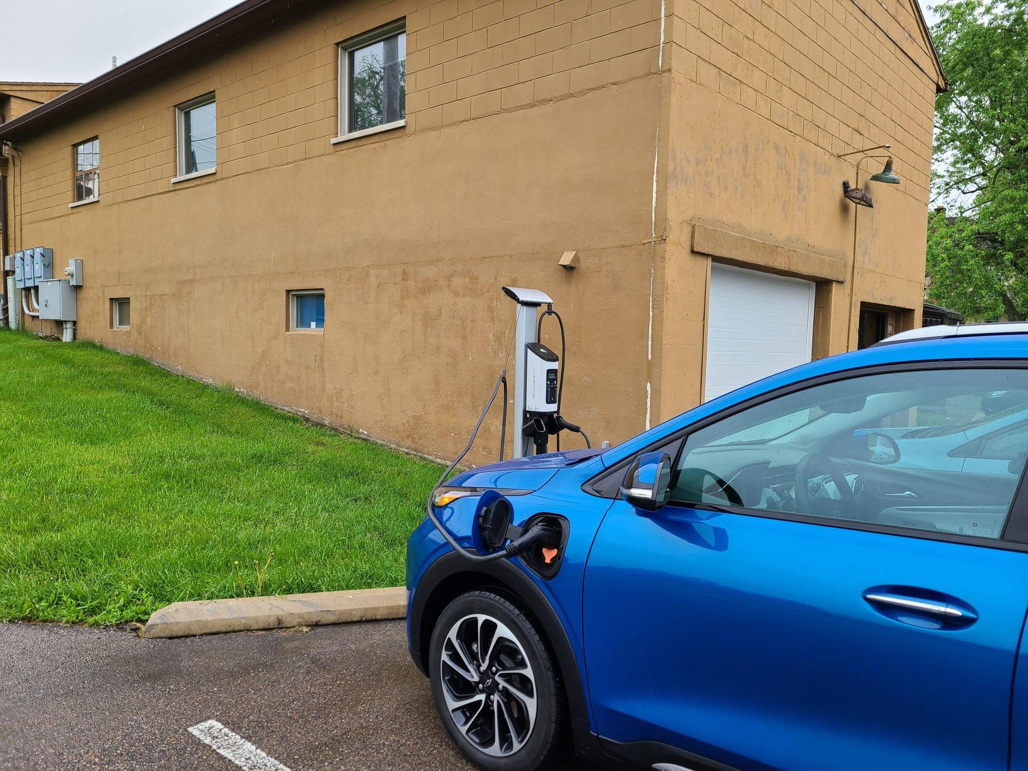 Warehouse 4 Coffee Vandalia, OH EV Station