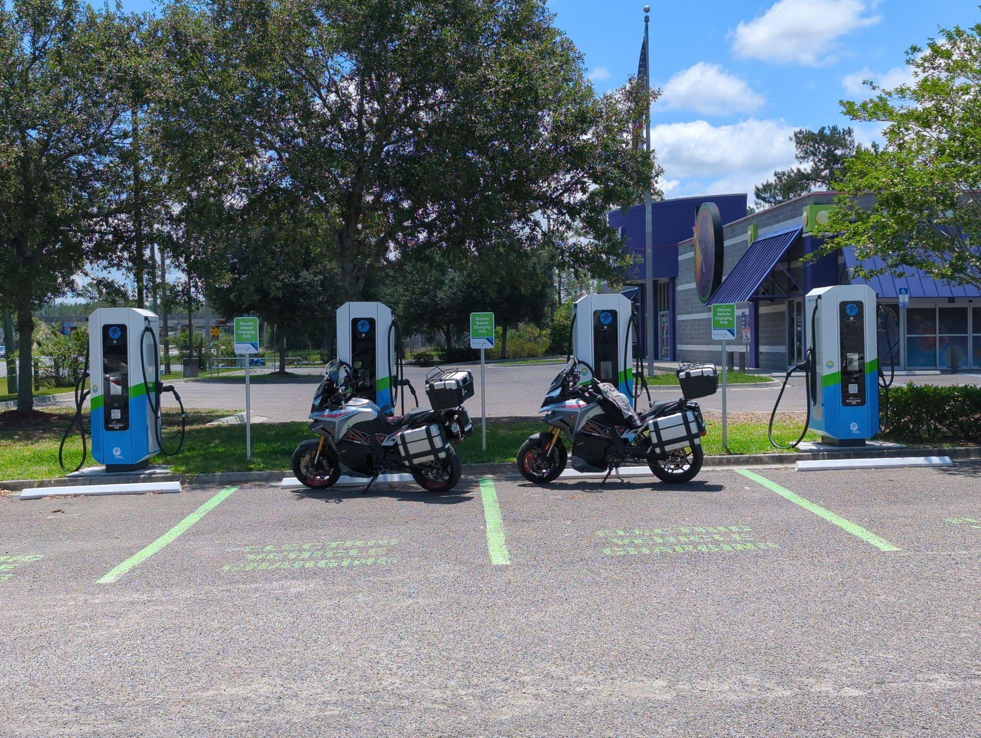 Starbucks Macclenny Macclenny, FL EV Station