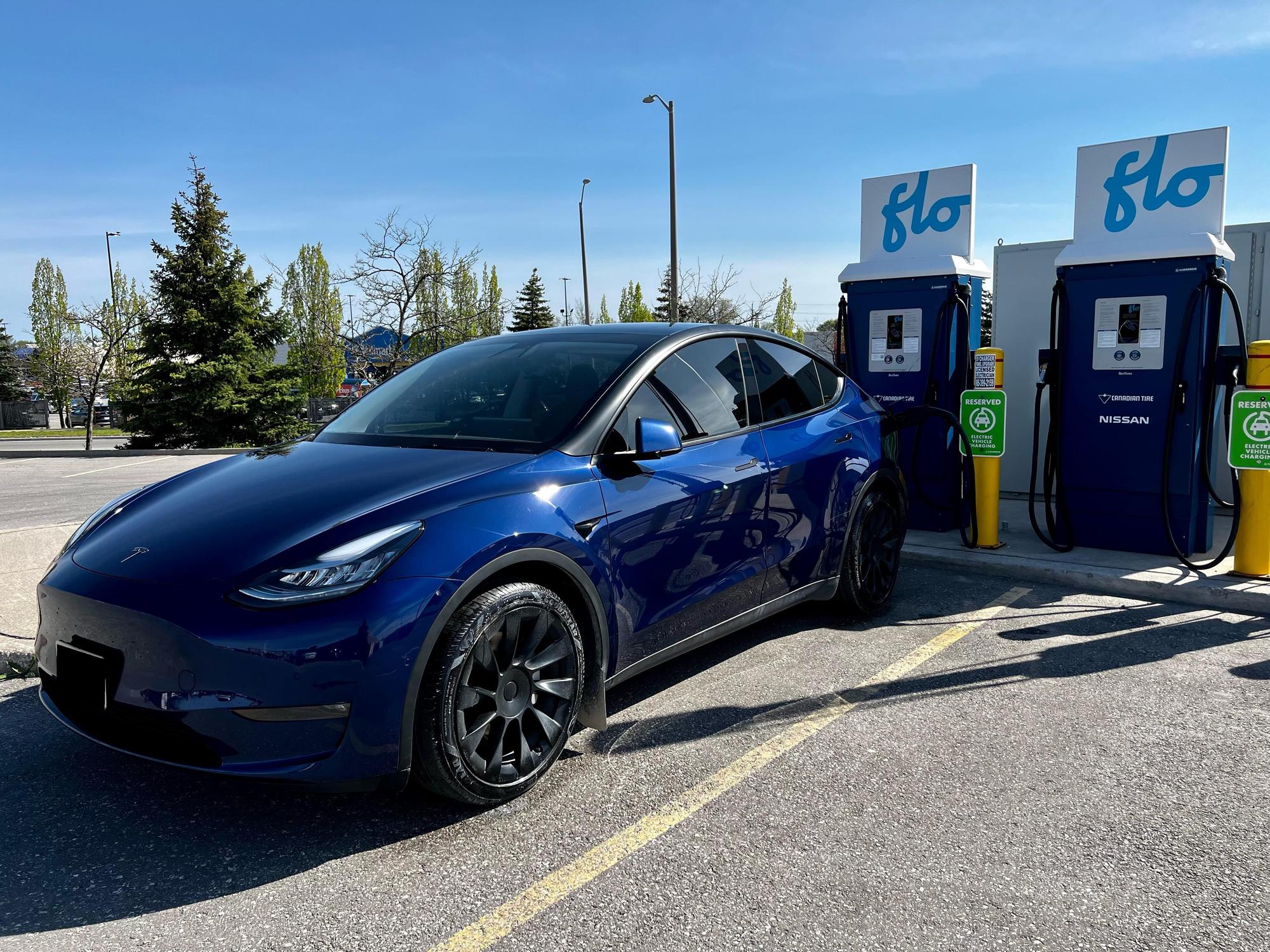 Canadian Tire Pickering Pickering, ON EV Station