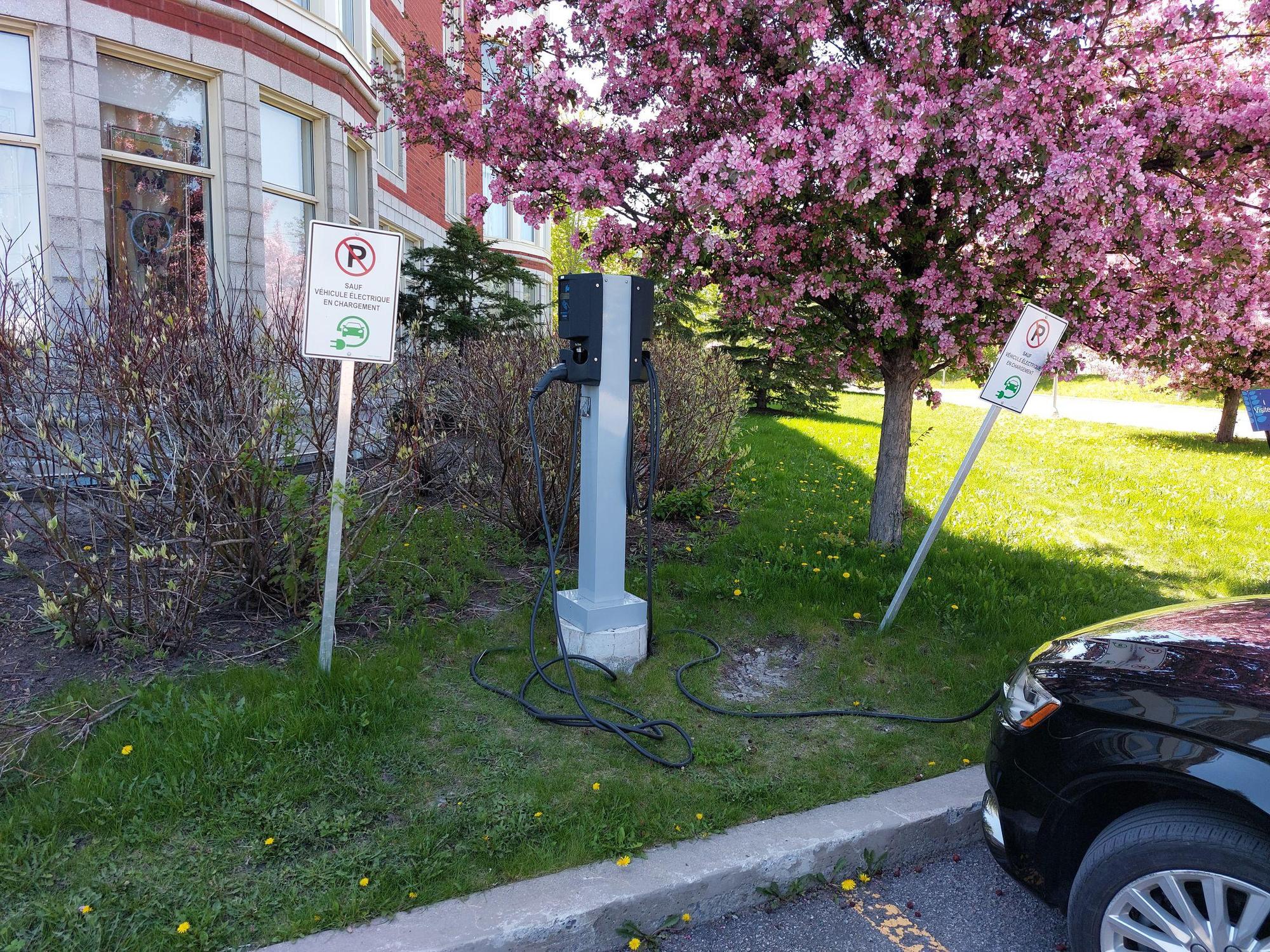 Félix VaudreuilDorion VaudreuilDorion, QC EV Station