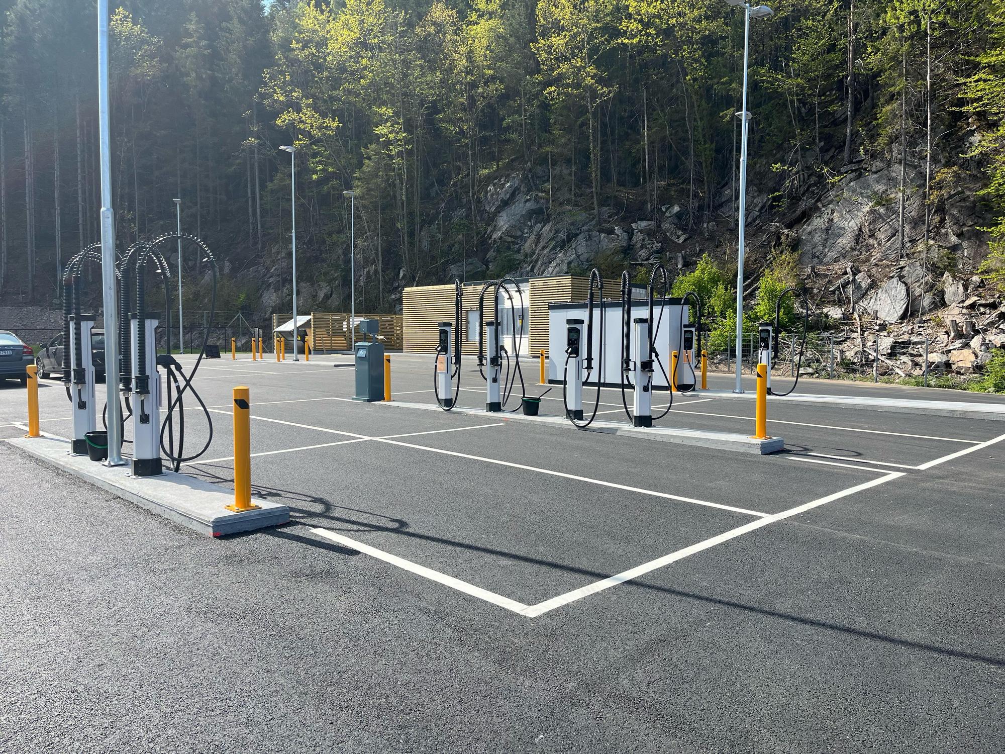 Shell Lonelier | Shell Lonelier | EV Station