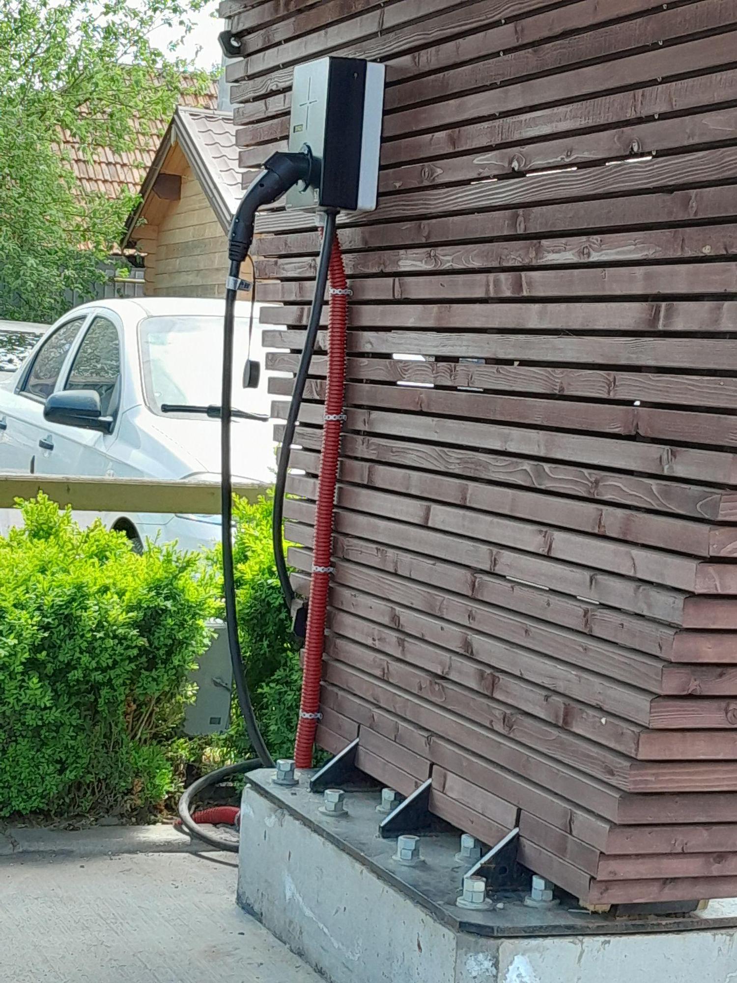 Casa Georgia | Comănești, BC | EV Station