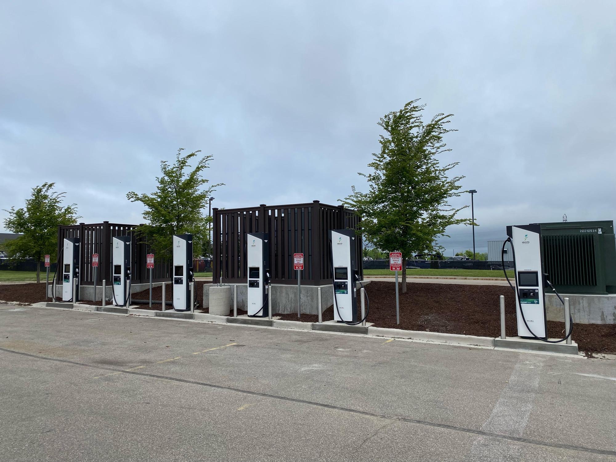 Meijer Hudsonville (2) Hudsonville, MI EV Station