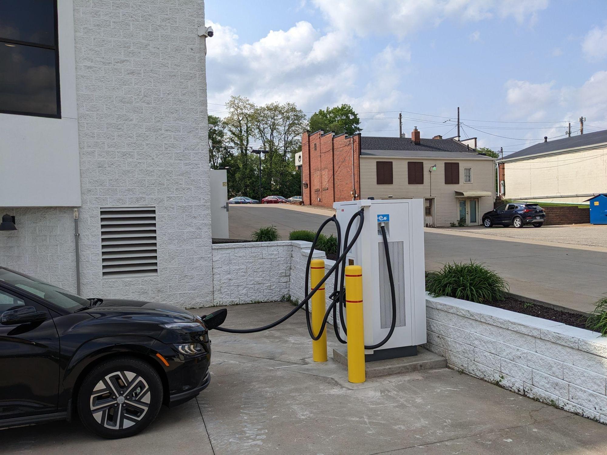 Lambert Buick GMC Cuyahoga Falls, OH EV Station