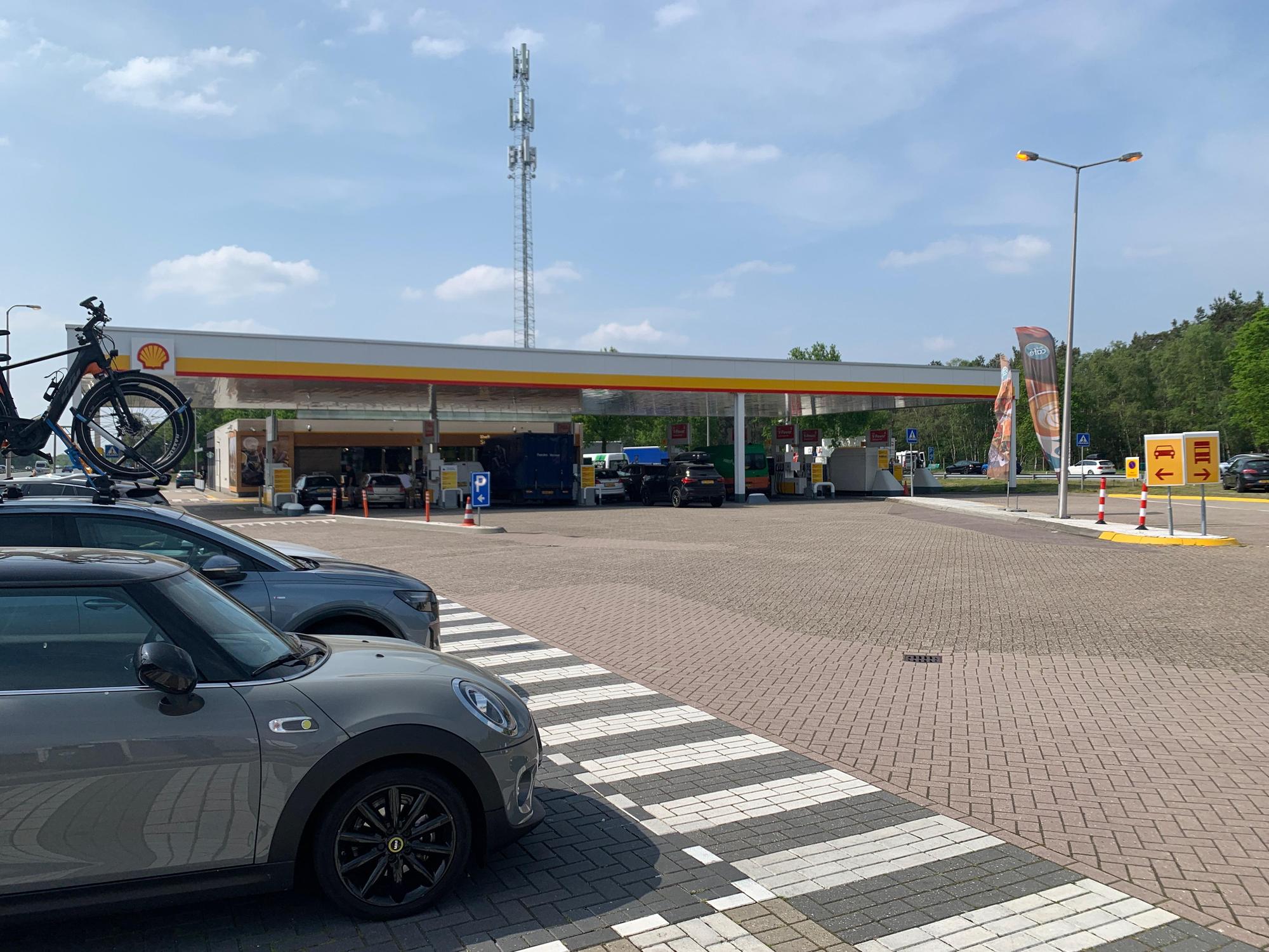 Tankstelle Jetzt Geöffnet In Der Nähe De Schaars - Shell ReCharge Tankstelle Rasthof | Arnhem, GE | EV Station