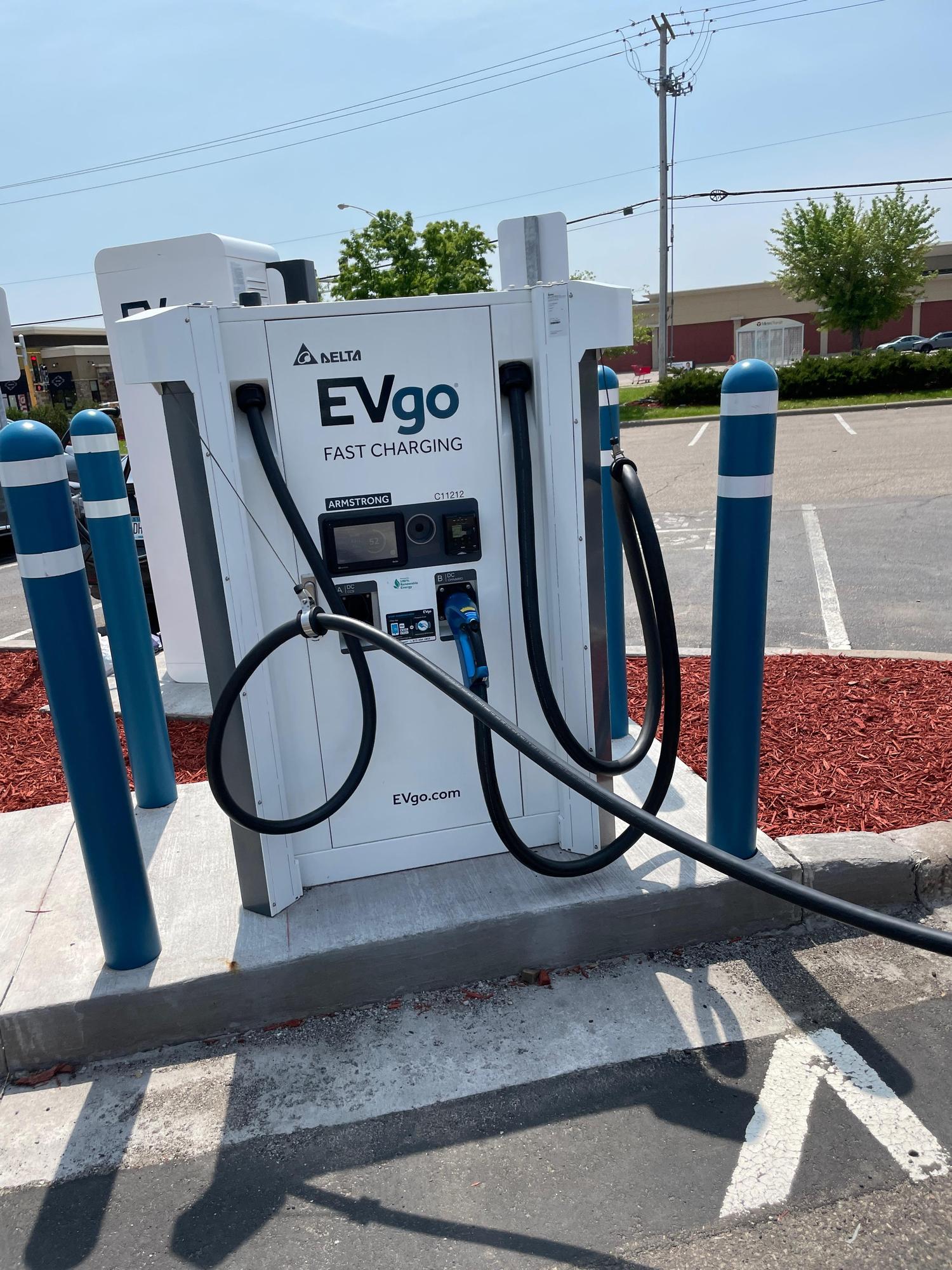 Target Roseville Roseville, MN EV Station