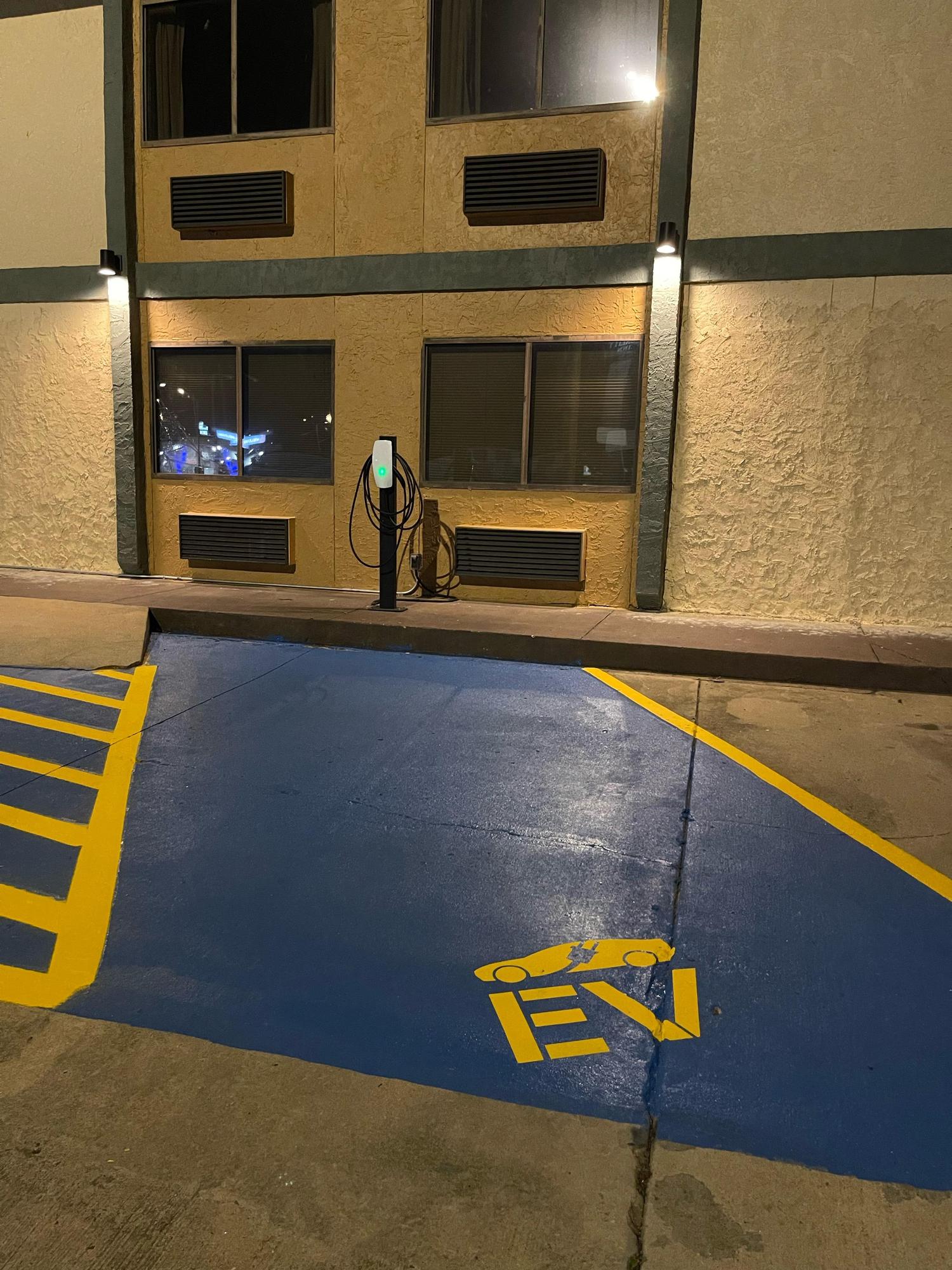 Sonesta Essential Hotels Van Buren, AR EV Station