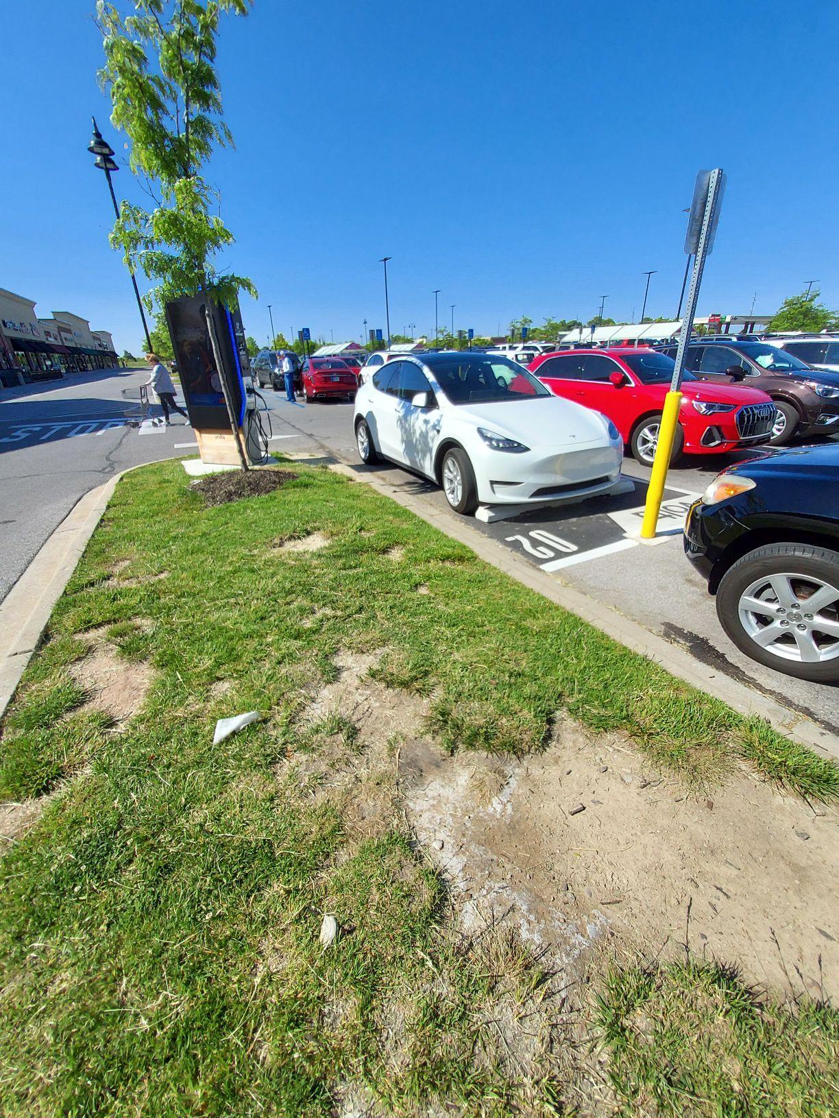 Center Grove Marketplace Kroger Greenwood, IN EV Station