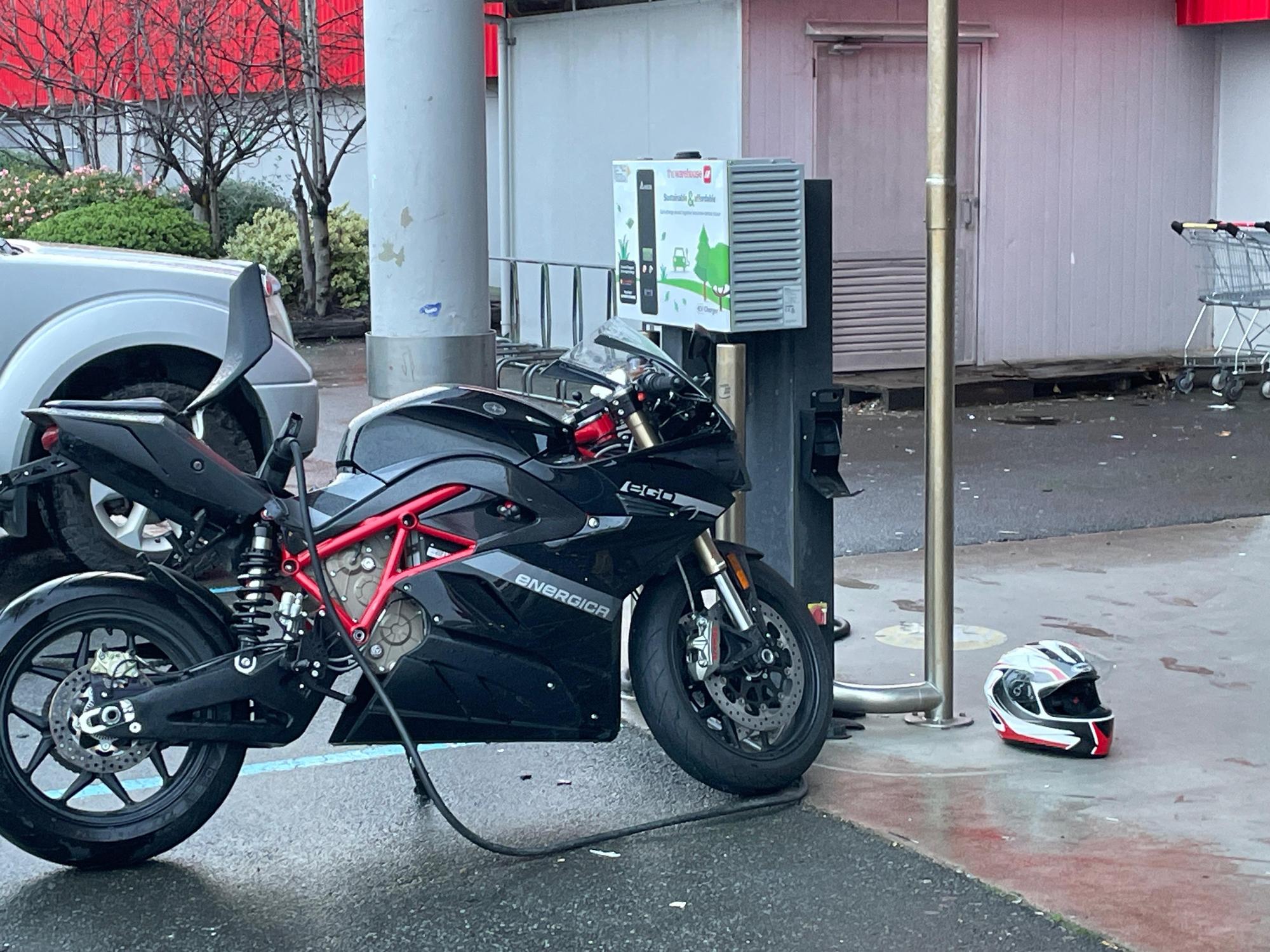 The Warehouse Invercargill Invercargill, Southland EV Station