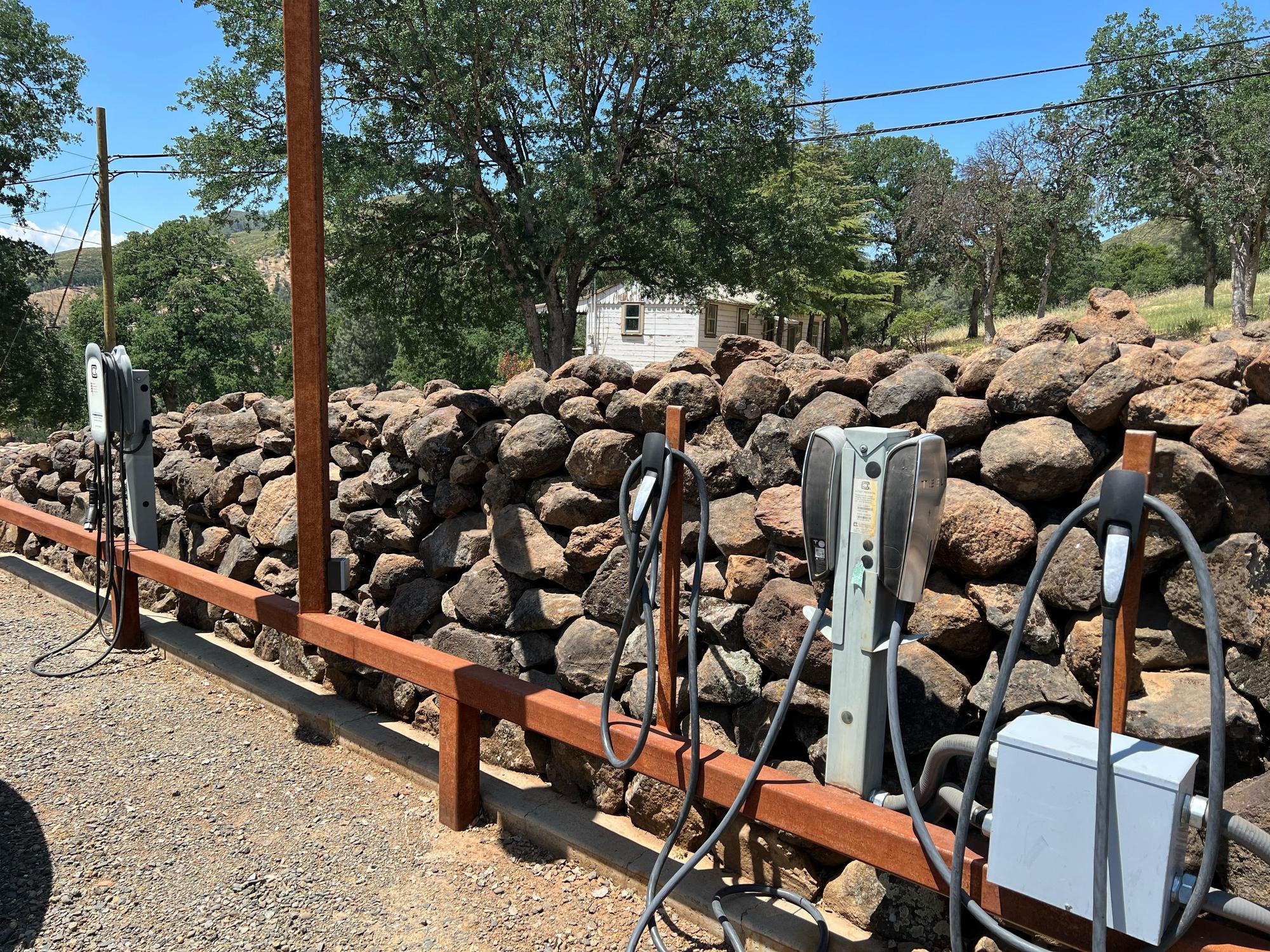 Stonehouse Cellars Clearlake Oaks, CA EV Station