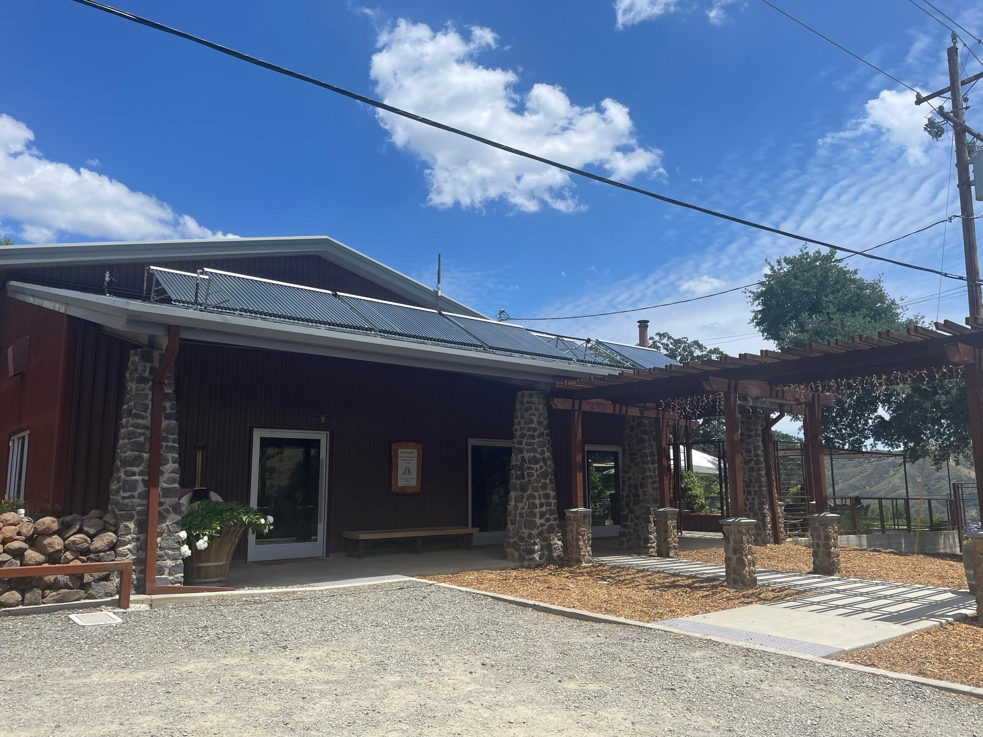 Stonehouse Cellars Clearlake Oaks, CA EV Station