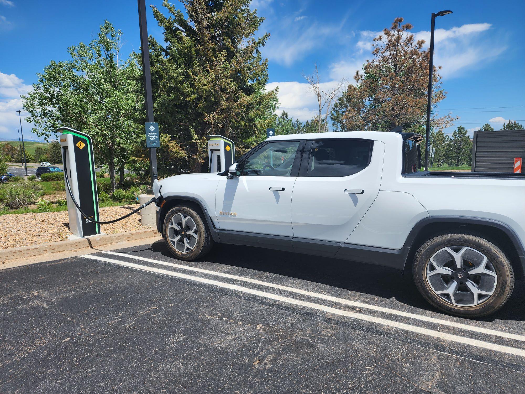 Flatiron Crossing Mall - H&M | Broomfield, CO | EV Station