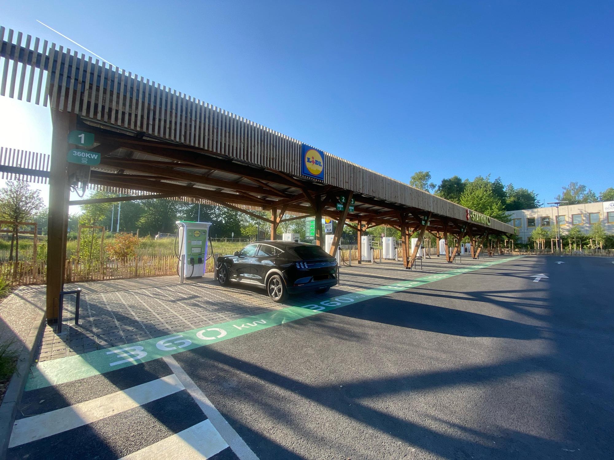Lidl 24h EV charging CroissyBeaubourg, IDF EV Station