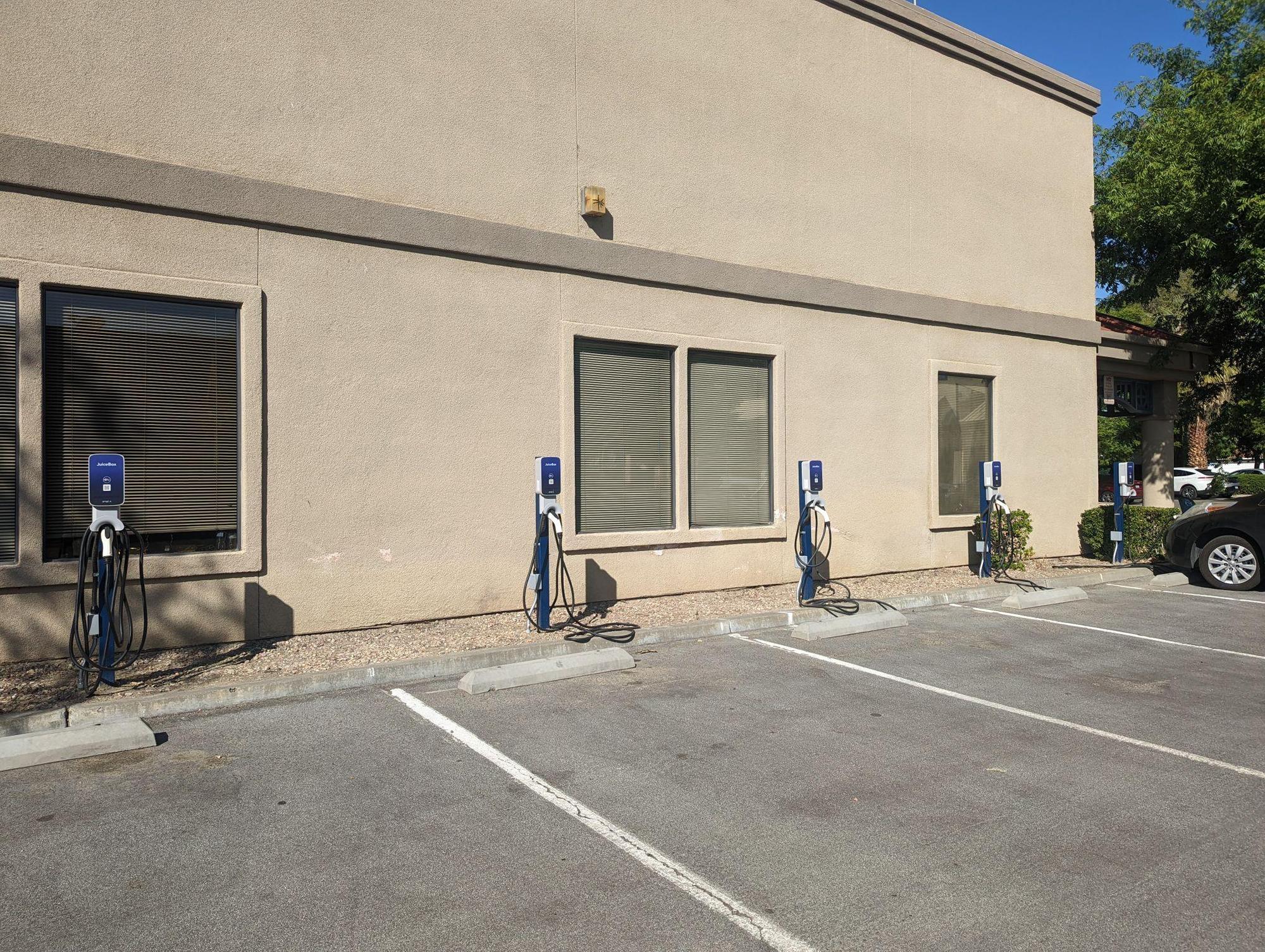 Coalinga City Hall Parking Coalinga, CA EV Station