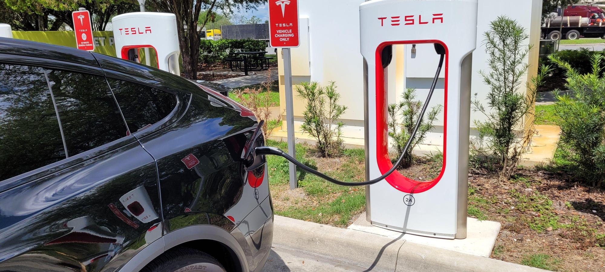 Okahumpka Service Plaza Wildwood, FL EV Station