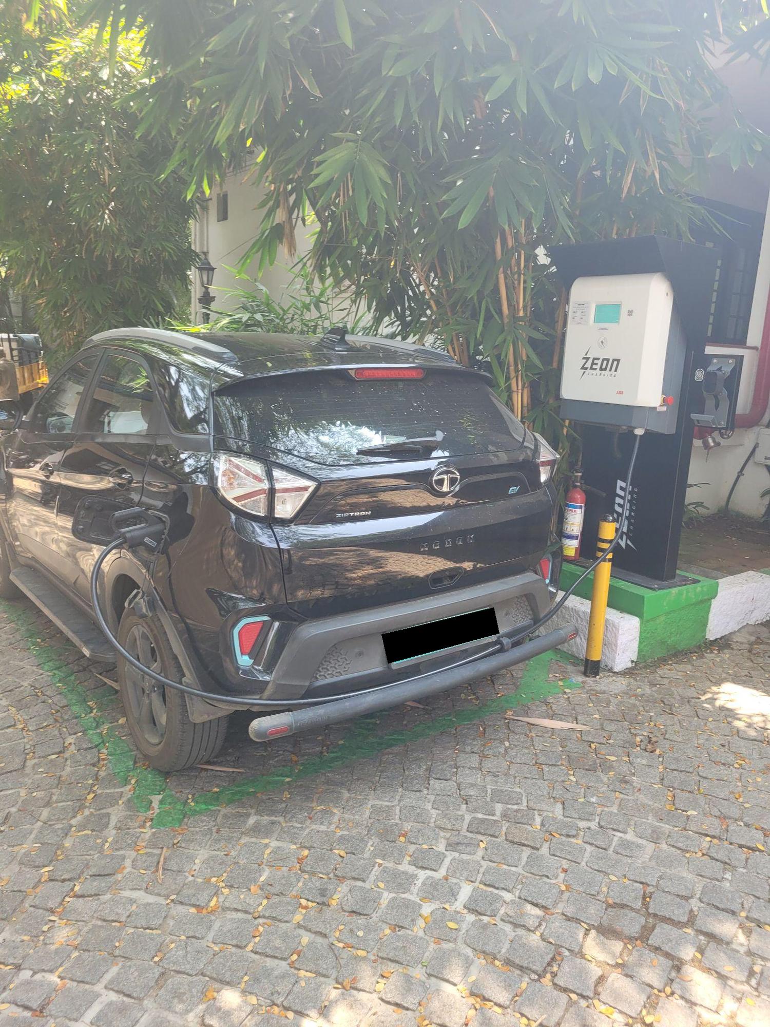 zeon-charging-24kw-dc-brunton-boatyard-cgh-earth-kochi-kl-ev-station
