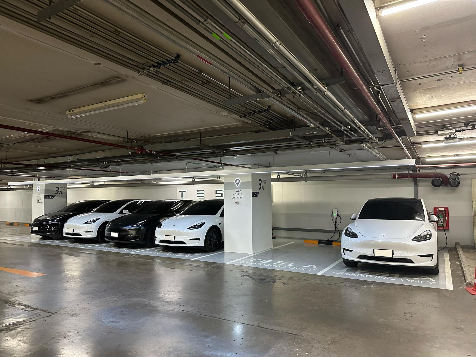 Siam Paragon 991 ชั้นสตรีท ศูนย์การค้าสยามพารากอน, ถนนพระราม 1, แขวง