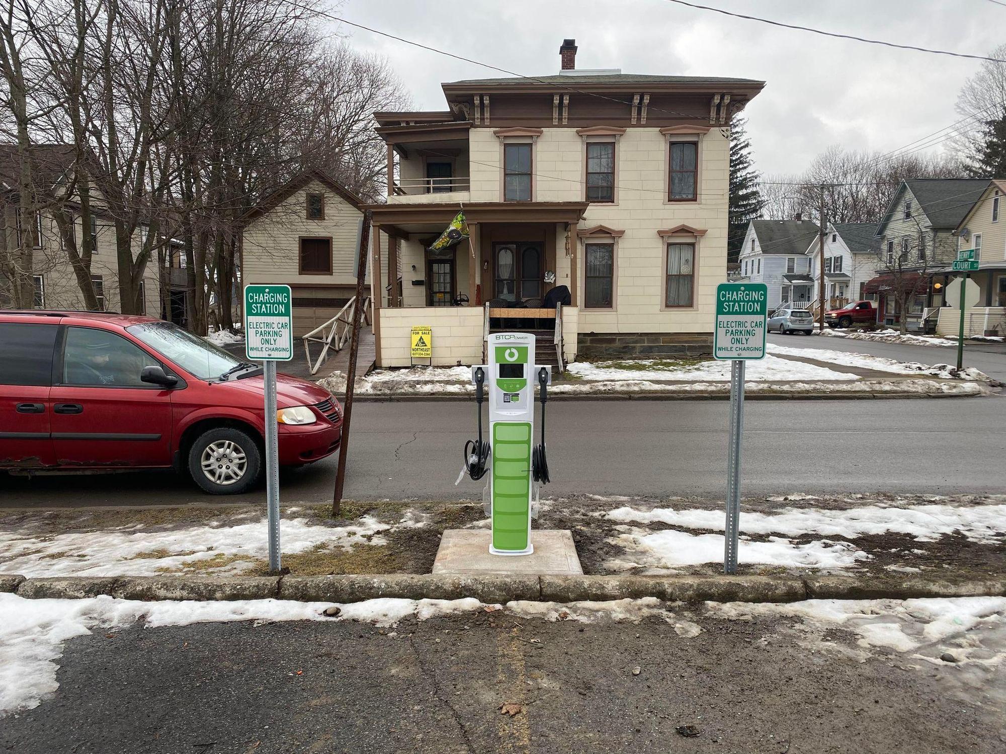 Red Roof Inn Norwich | Norwich, NY | EV Station