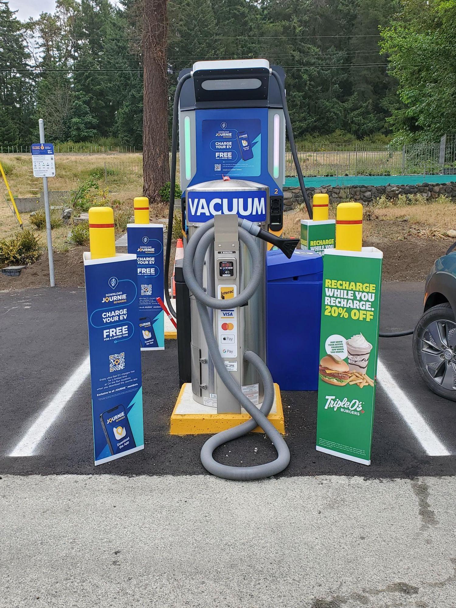 On the Run Convenience Store Nanoose Bay, BC EV Station
