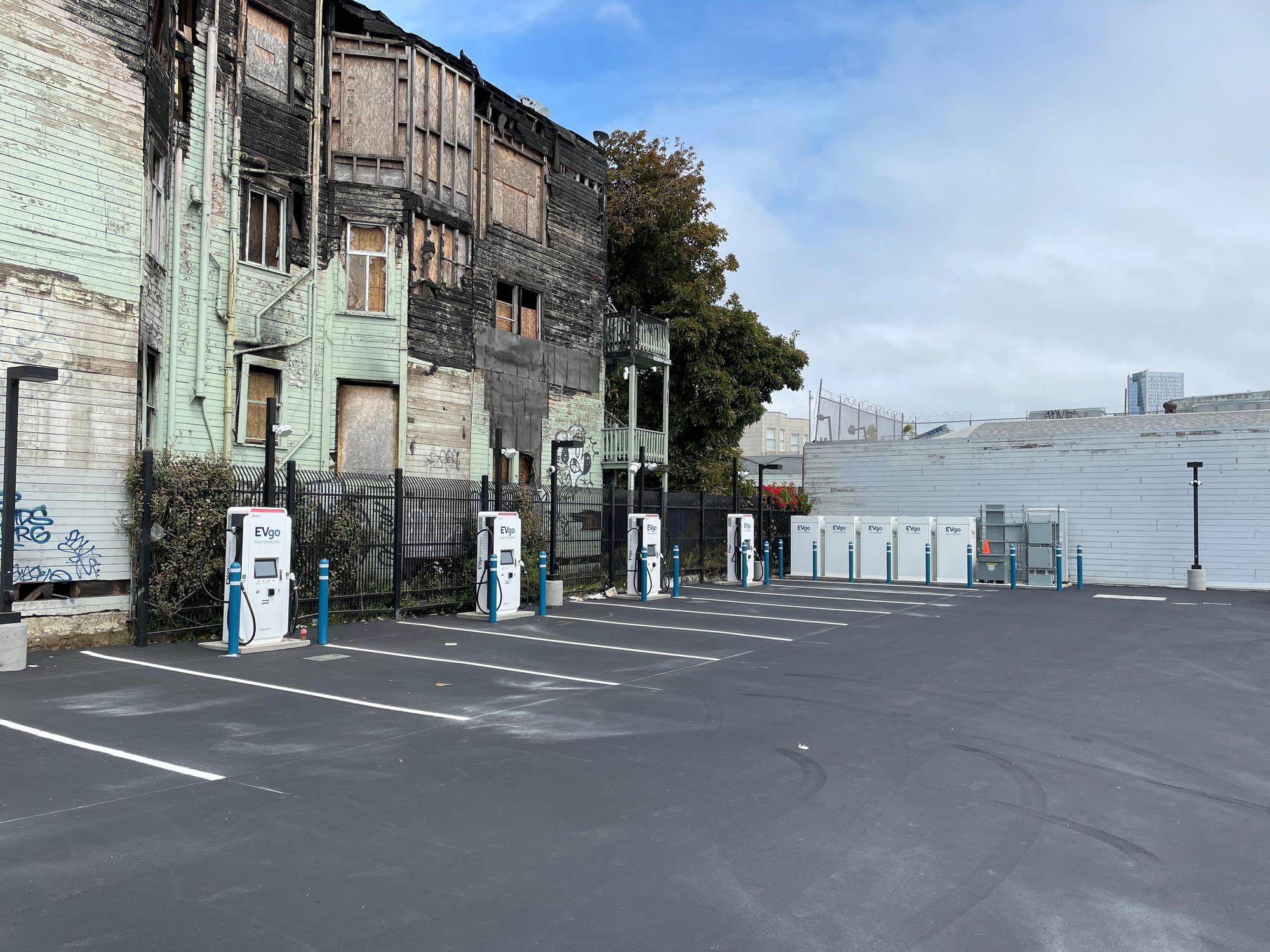 Supercharger San Francisco, CA 16th St (LIVE 7 Jul 2023, 12 stalls