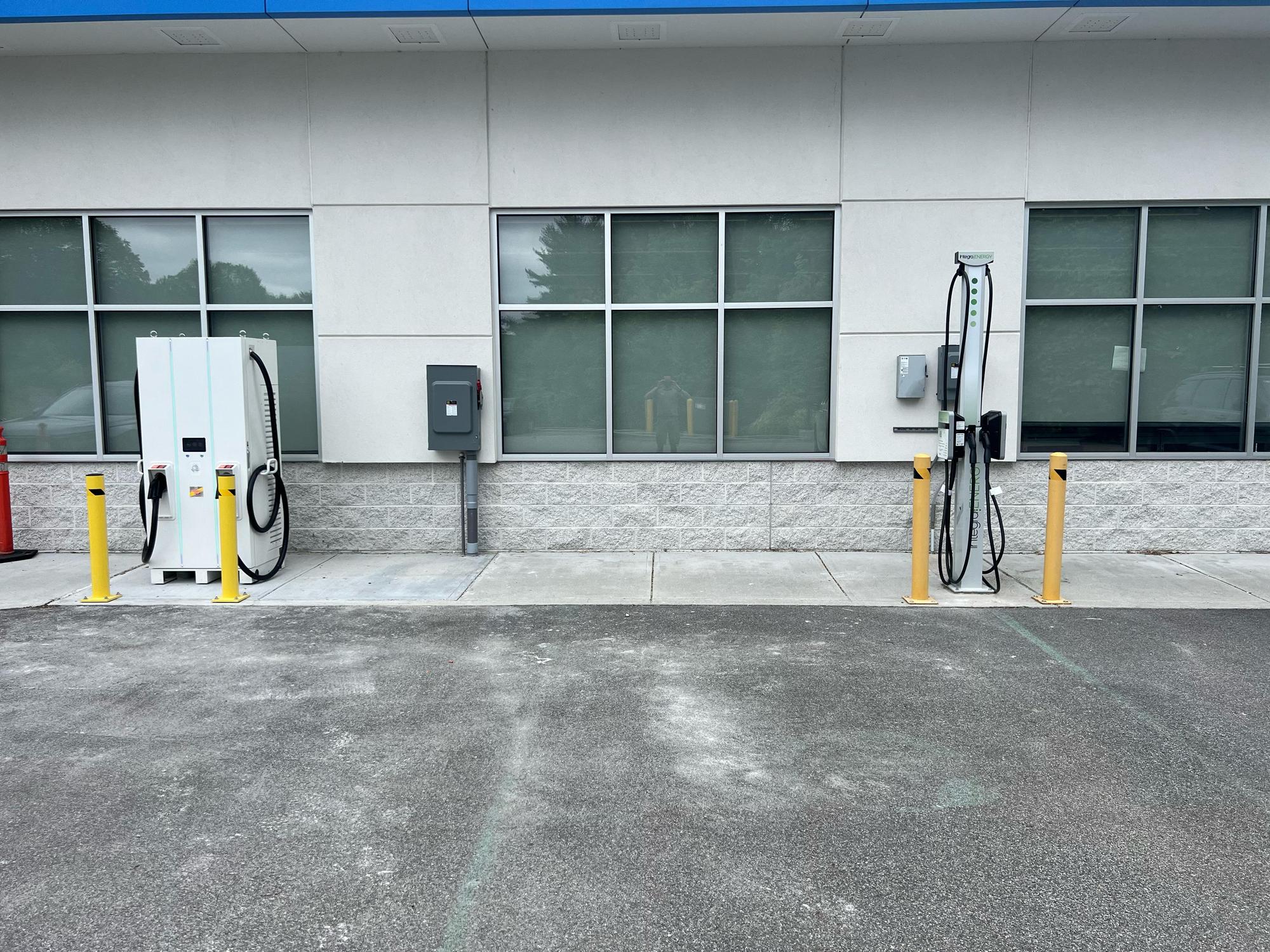 Lia Honda Service Center (2) Brewster, NY EV Station